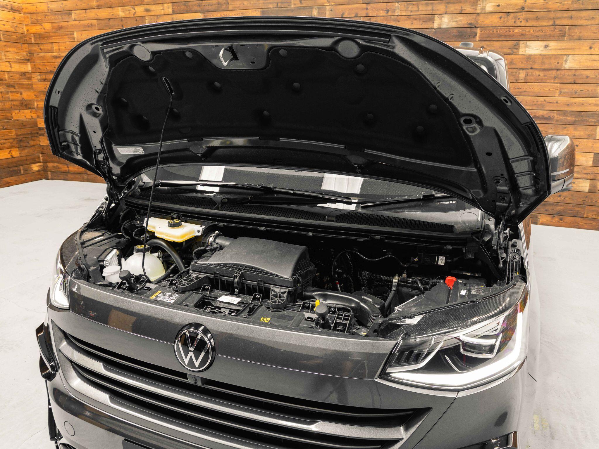 Volkswagen Transporter - Image 28