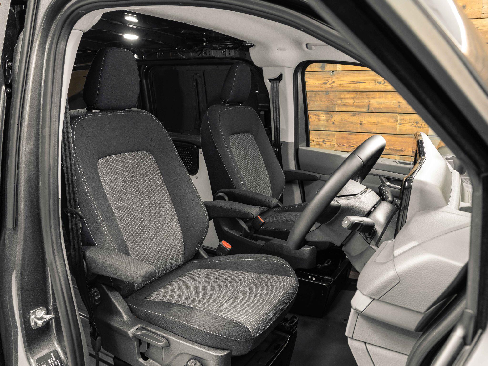 Volkswagen Transporter - Image 10