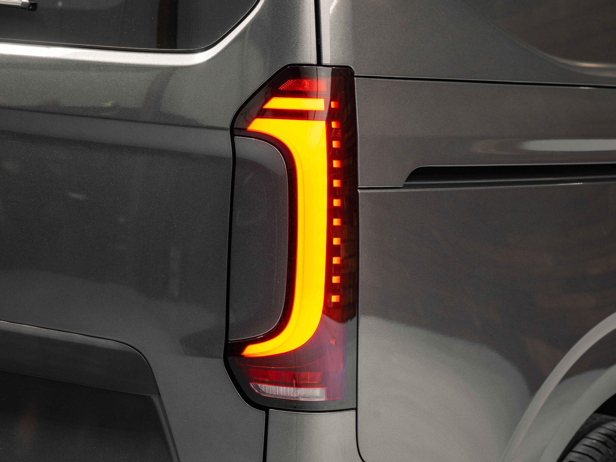 Volkswagen Transporter - Image 30