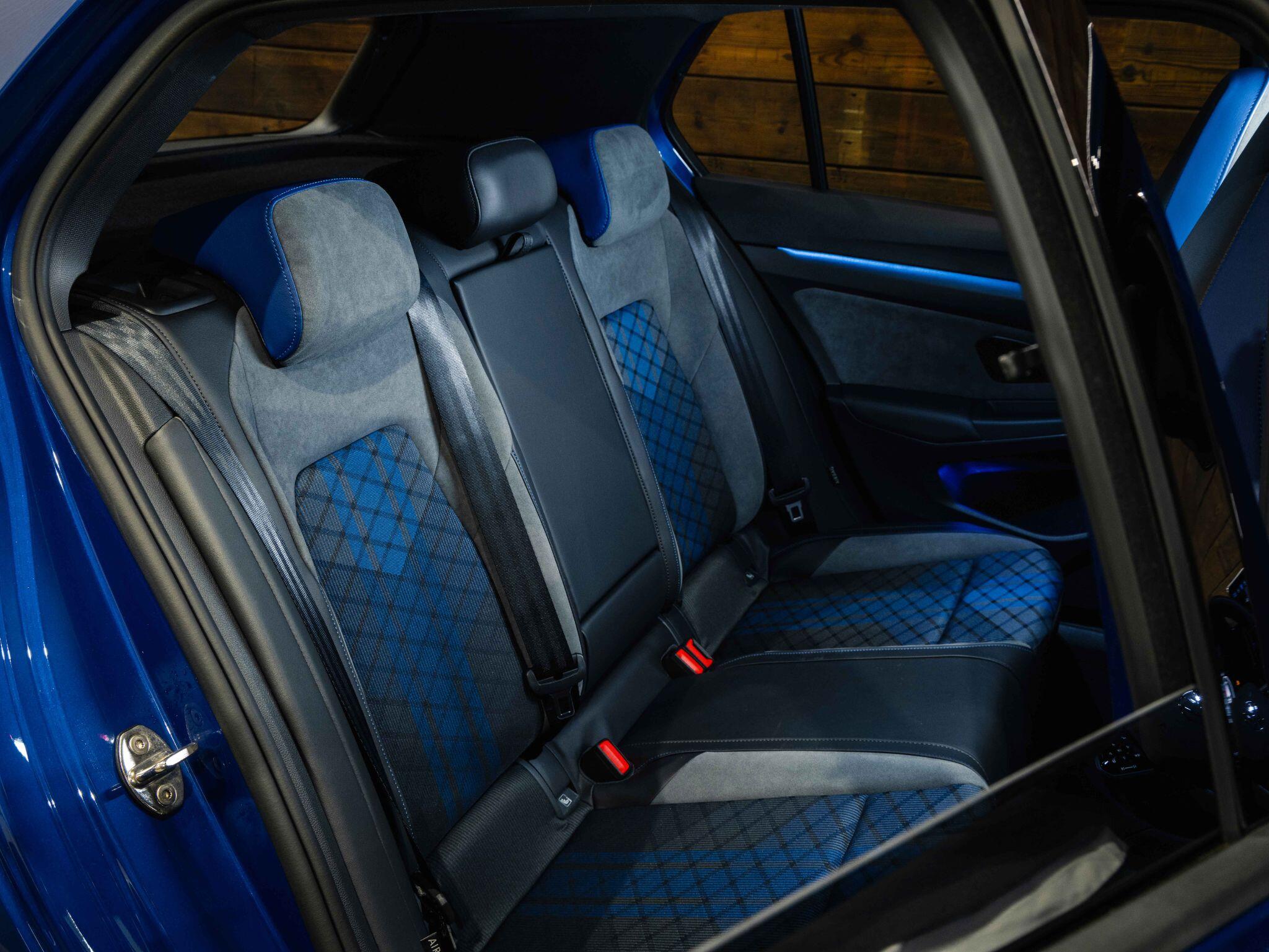 Volkswagen Golf - Image 11