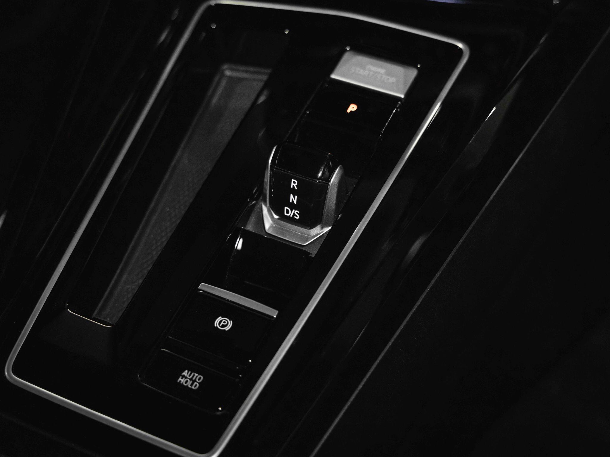 Volkswagen Golf - Image 13