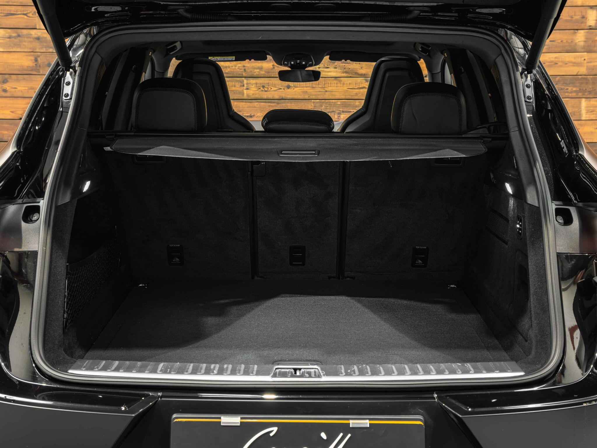 Porsche Cayenne - Image 21