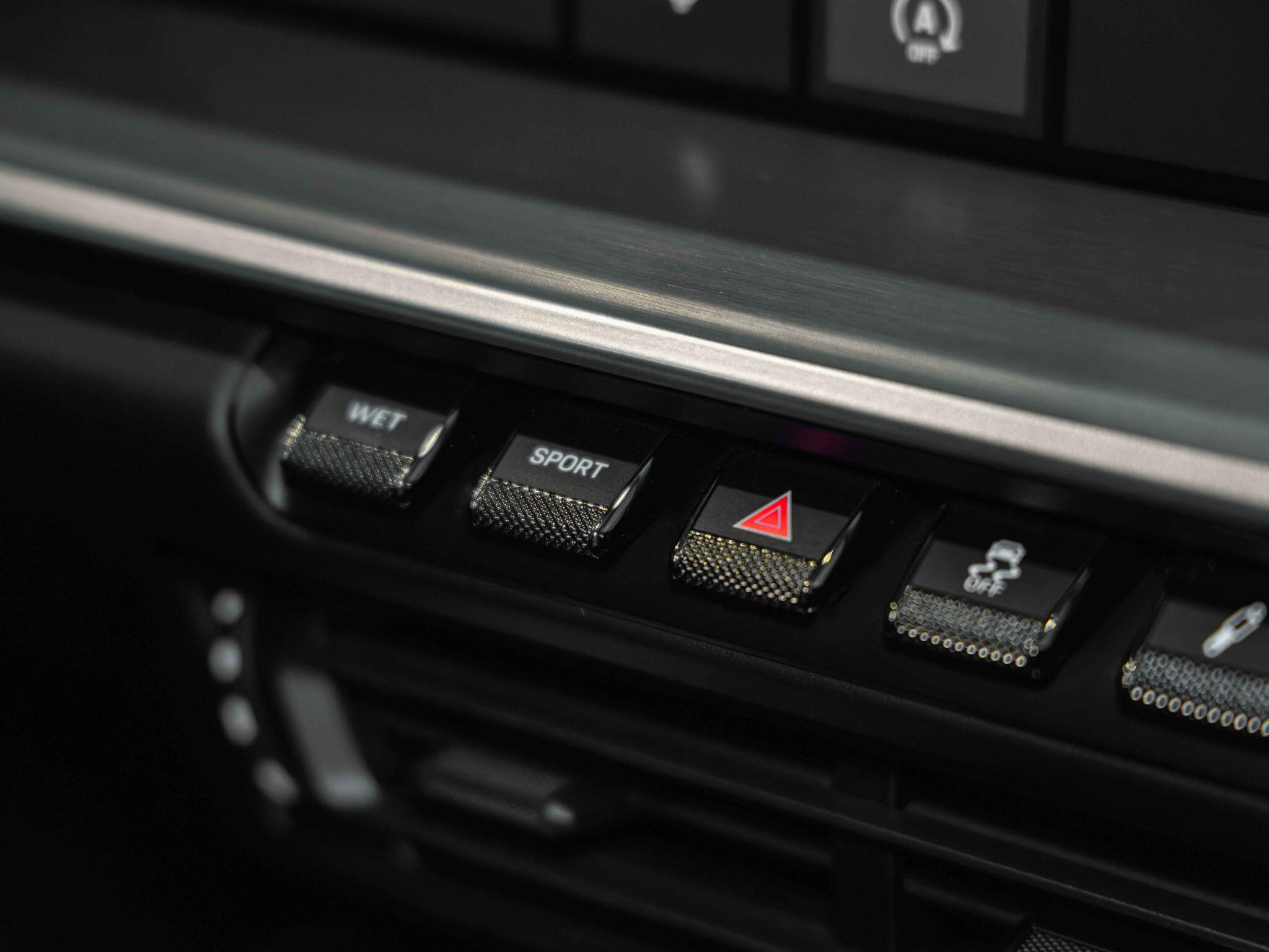 Porsche 911 - Image 10