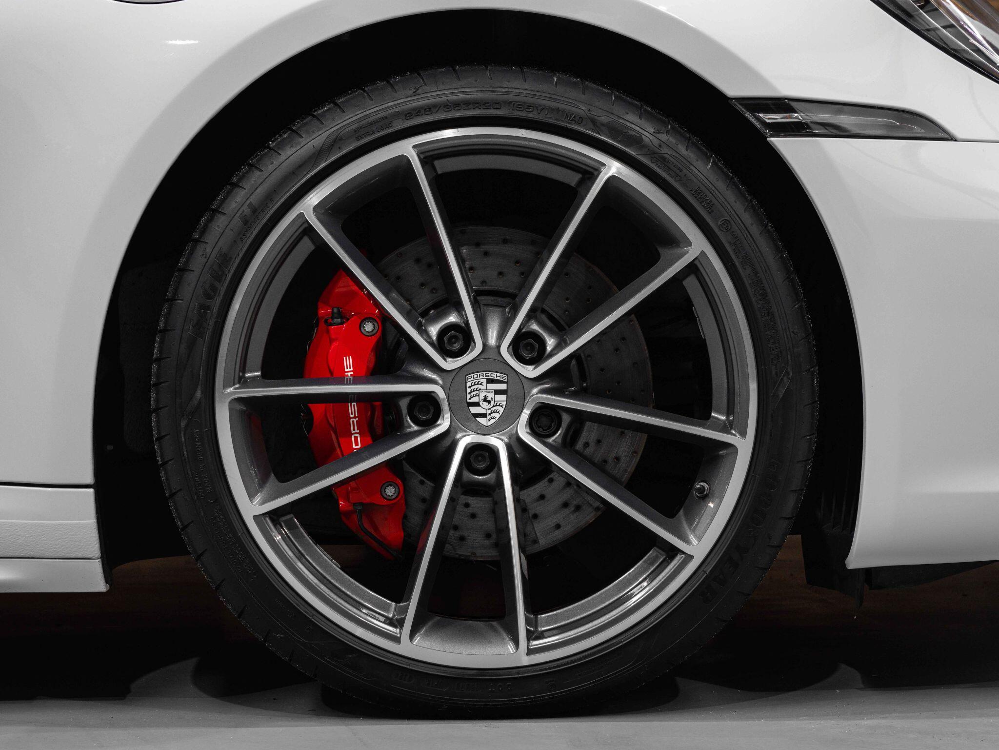 Porsche 911 - Image 20