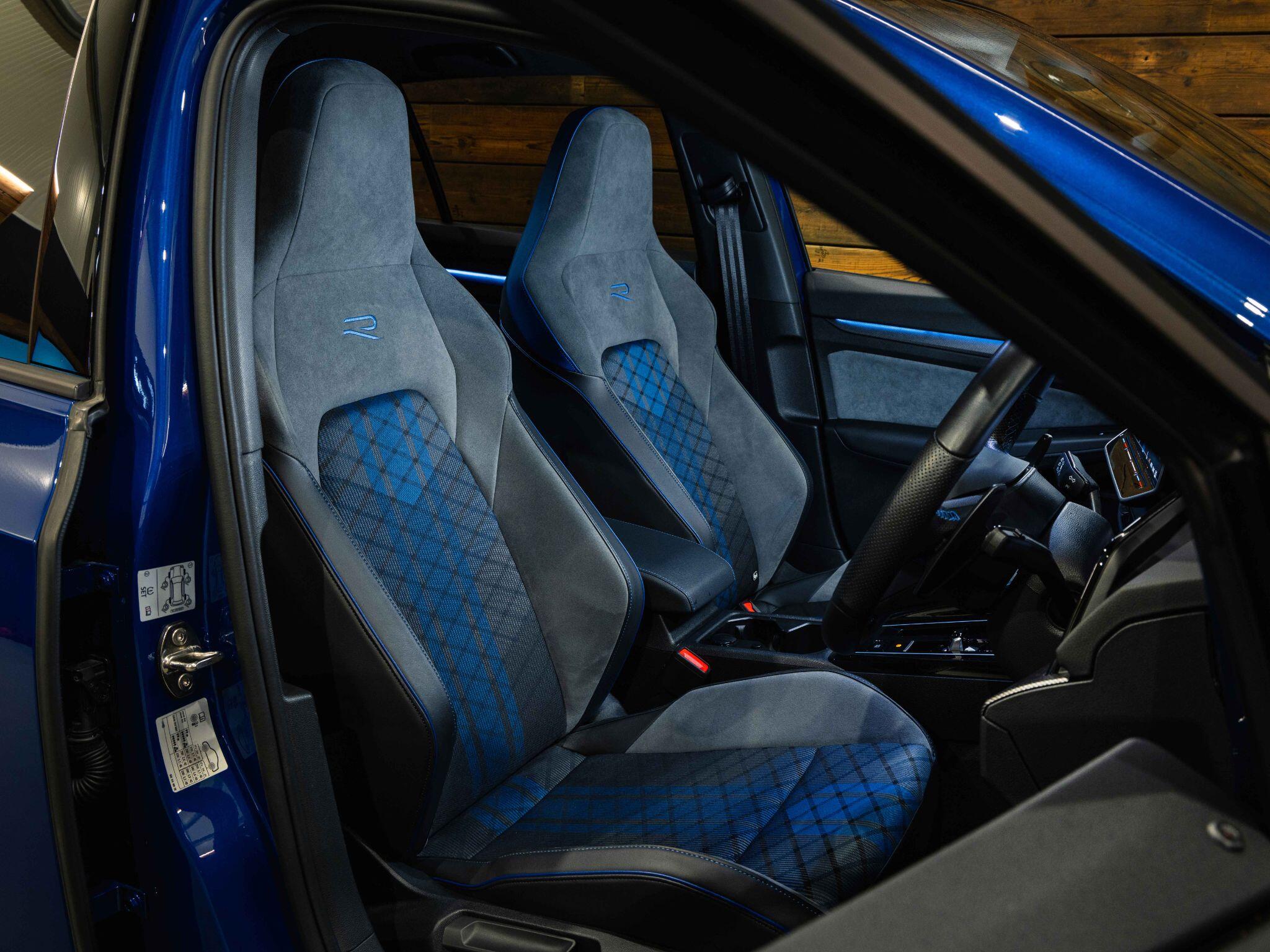 Volkswagen Golf - Image 9