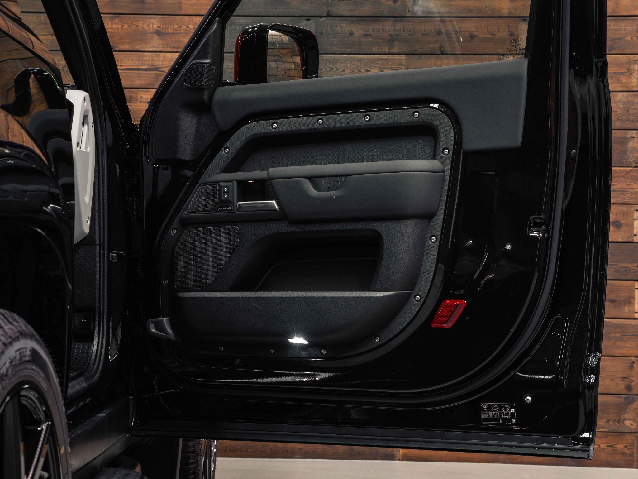 Land Rover Defender 90 - Image 20