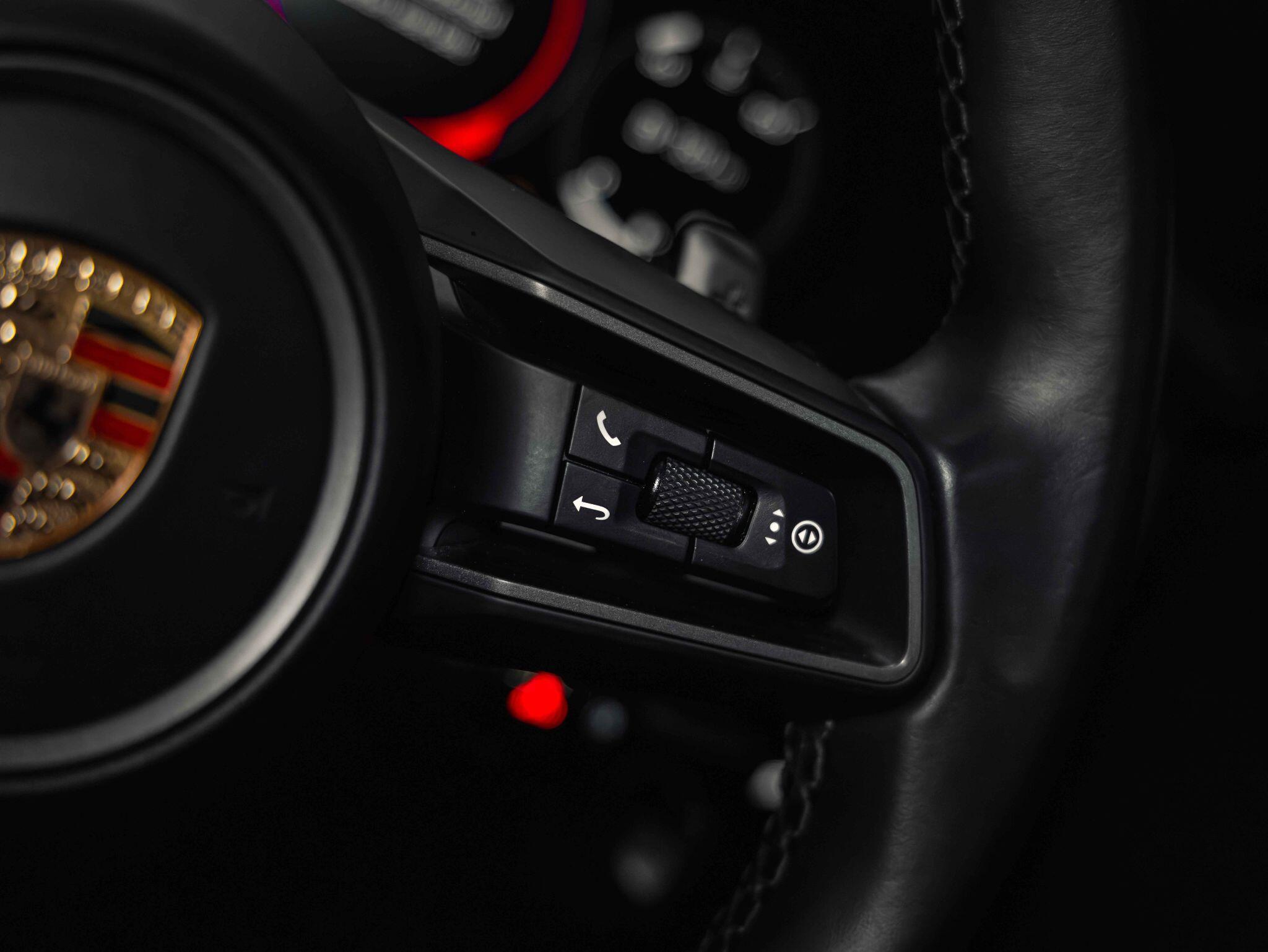 Porsche 911 - Image 17