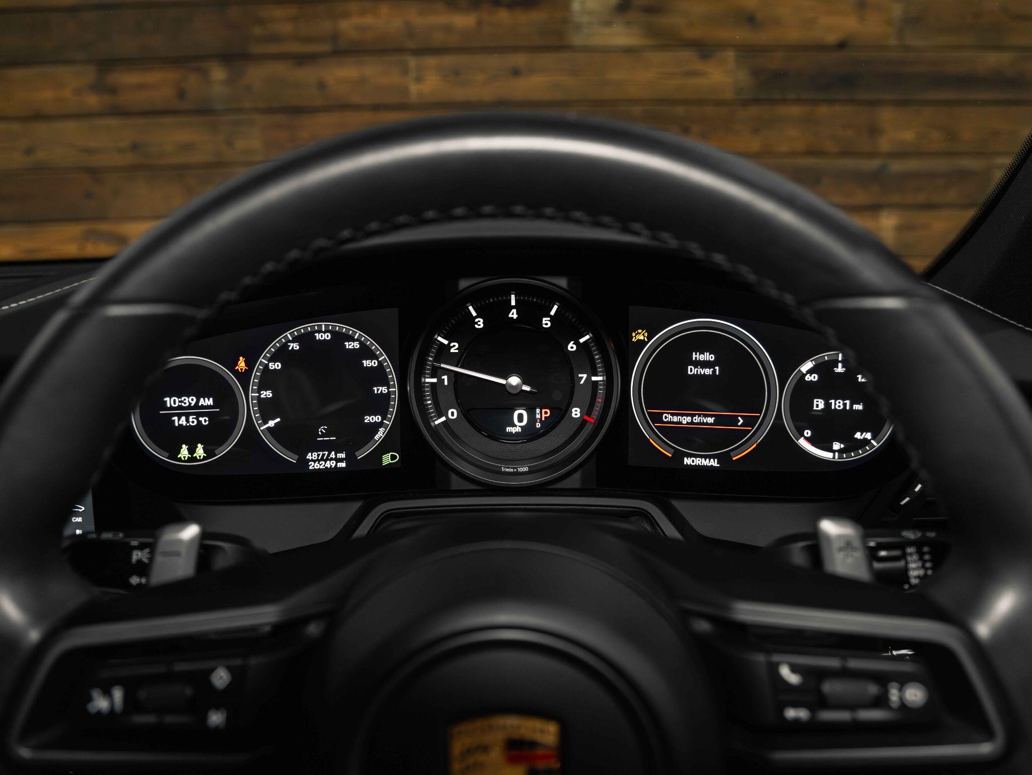 Porsche 911 - Image 22