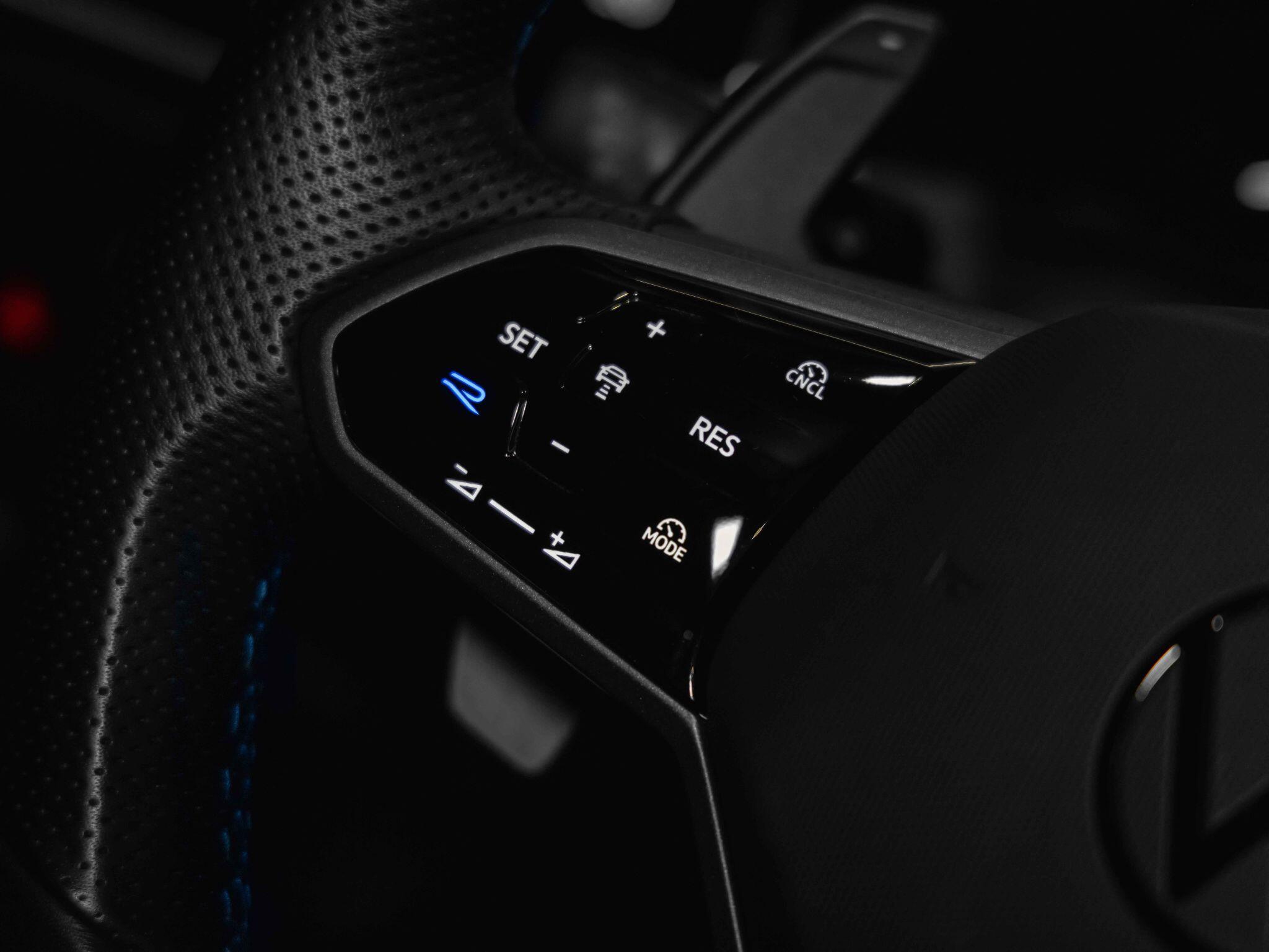 Volkswagen Golf - Image 15