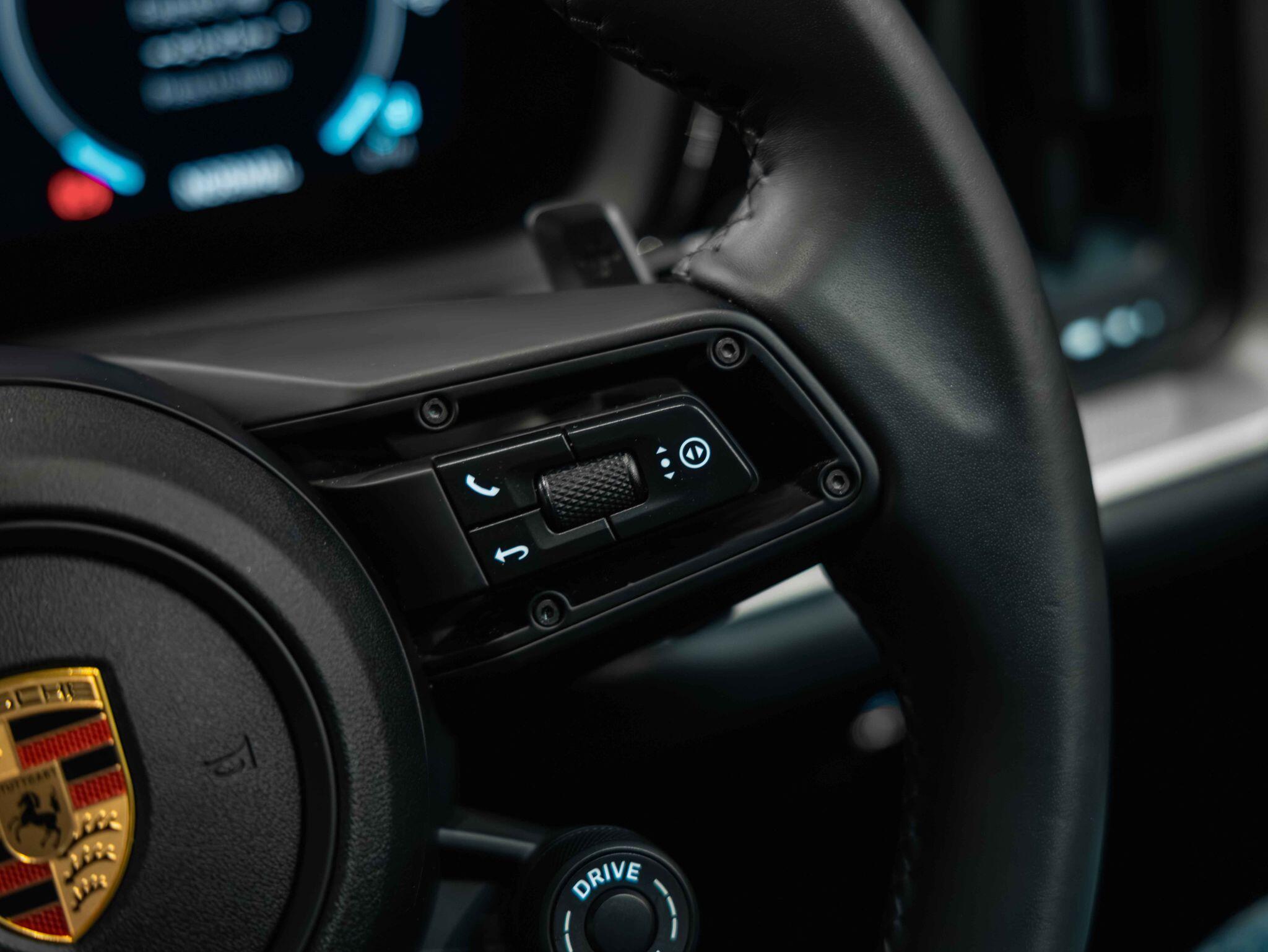 Porsche Cayenne - Image 10