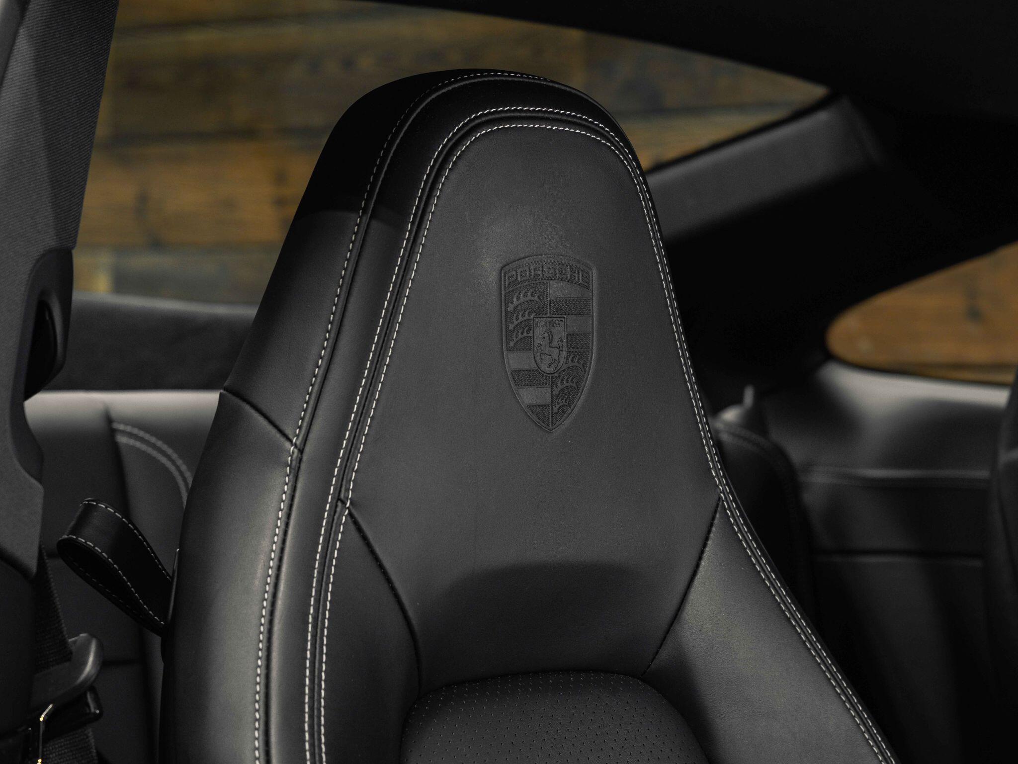 Porsche 911 - Image 36