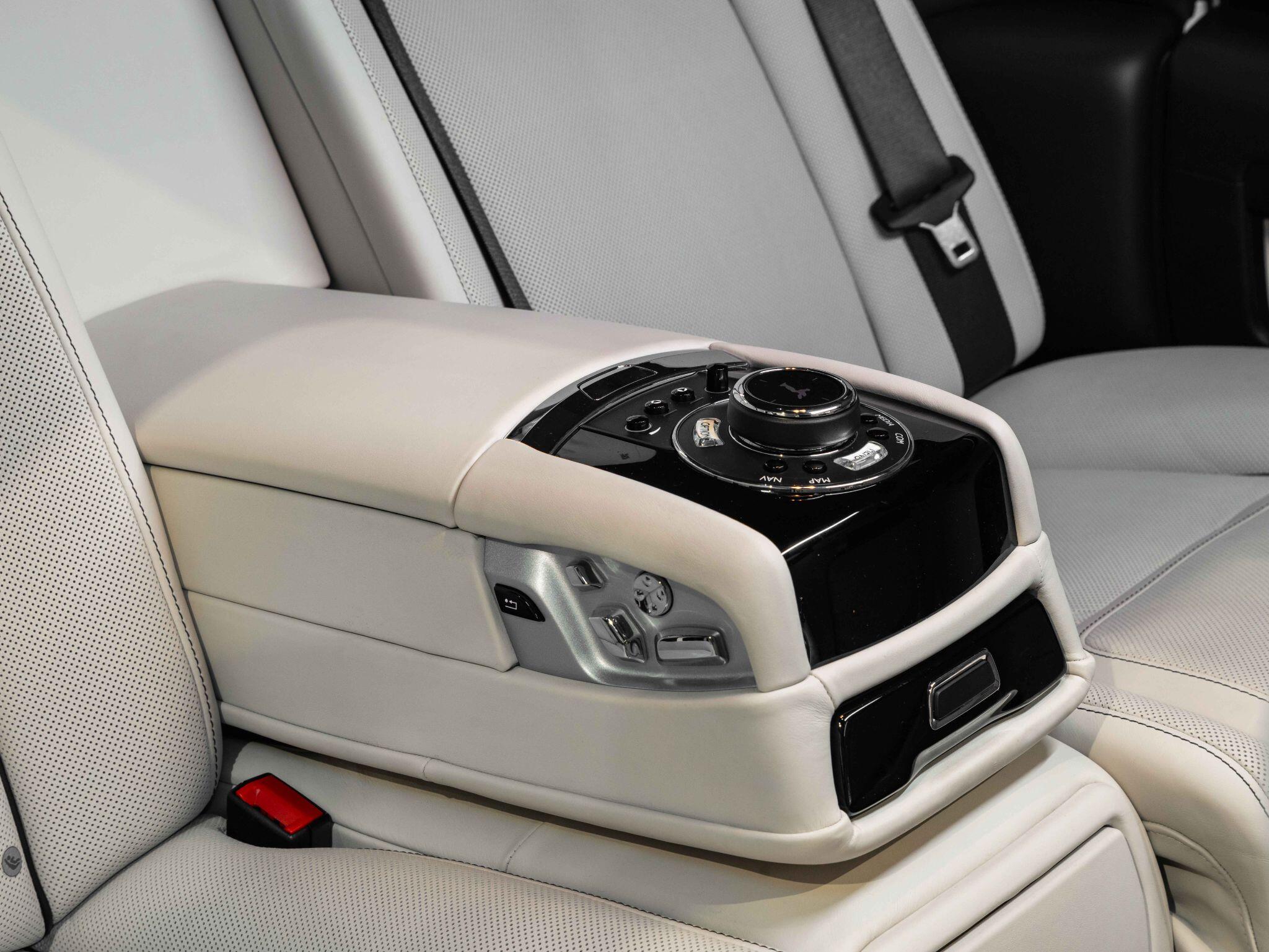 Rolls-Royce Ghost - Image 34