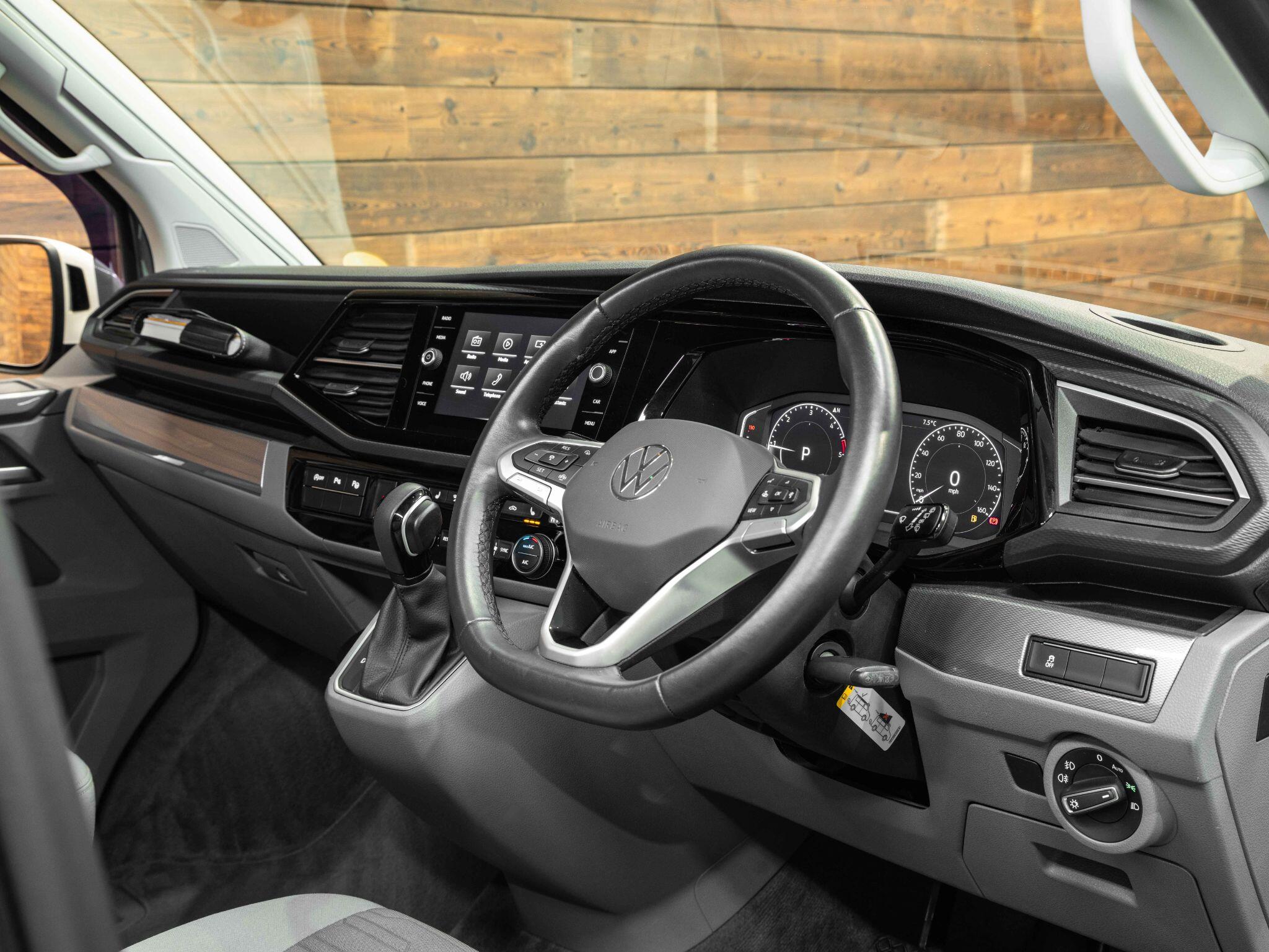 Volkswagen California - Image 11