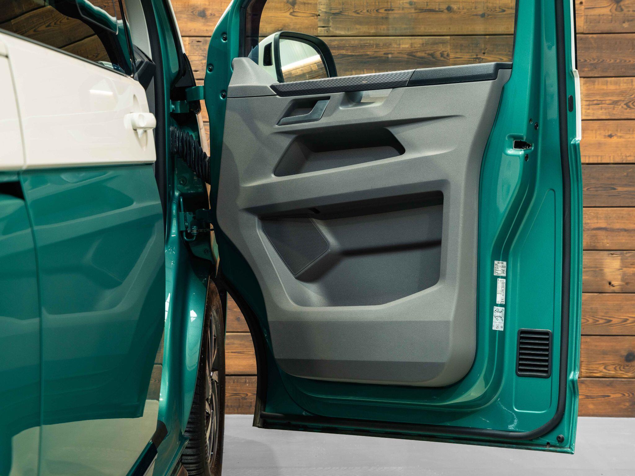 Volkswagen California - Image 19