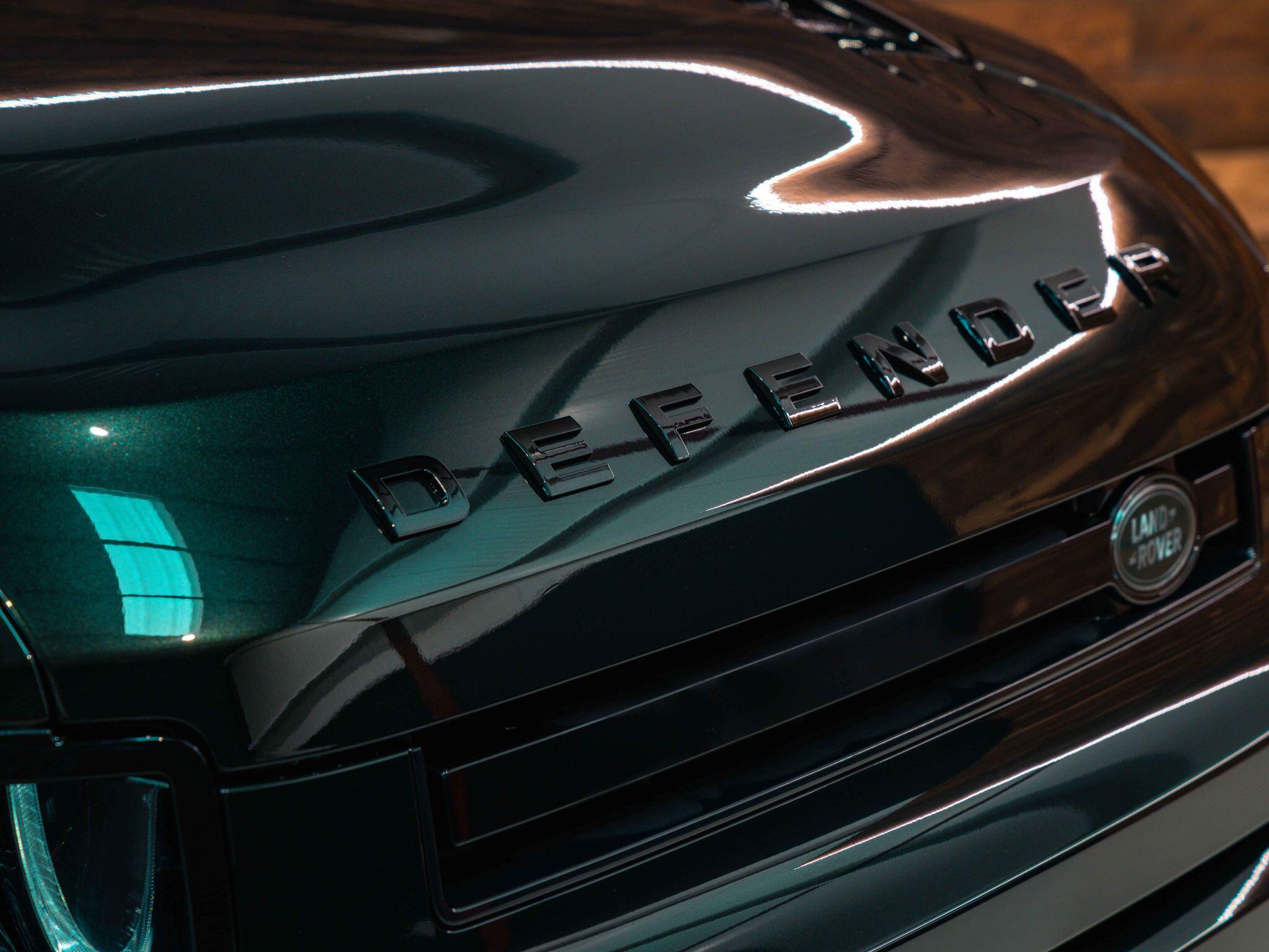 Land Rover Defender 90 - Image 21