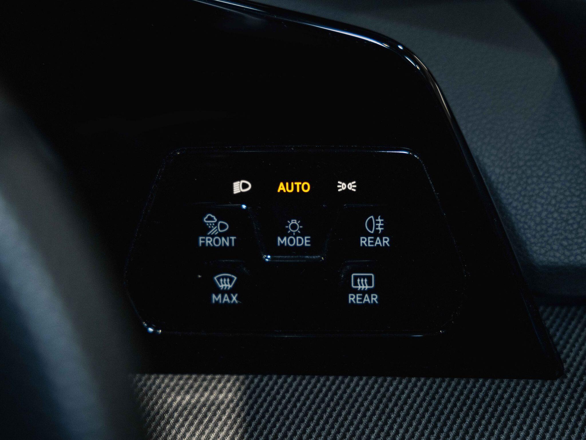 Volkswagen Golf - Image 17