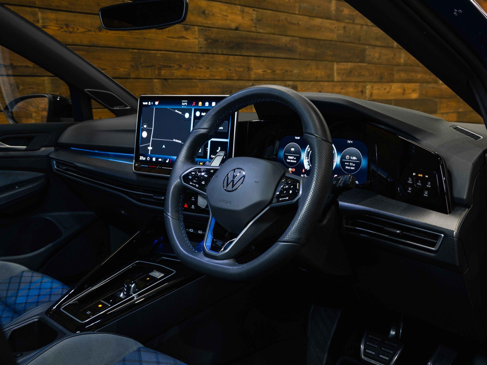 Volkswagen Golf - Image 8