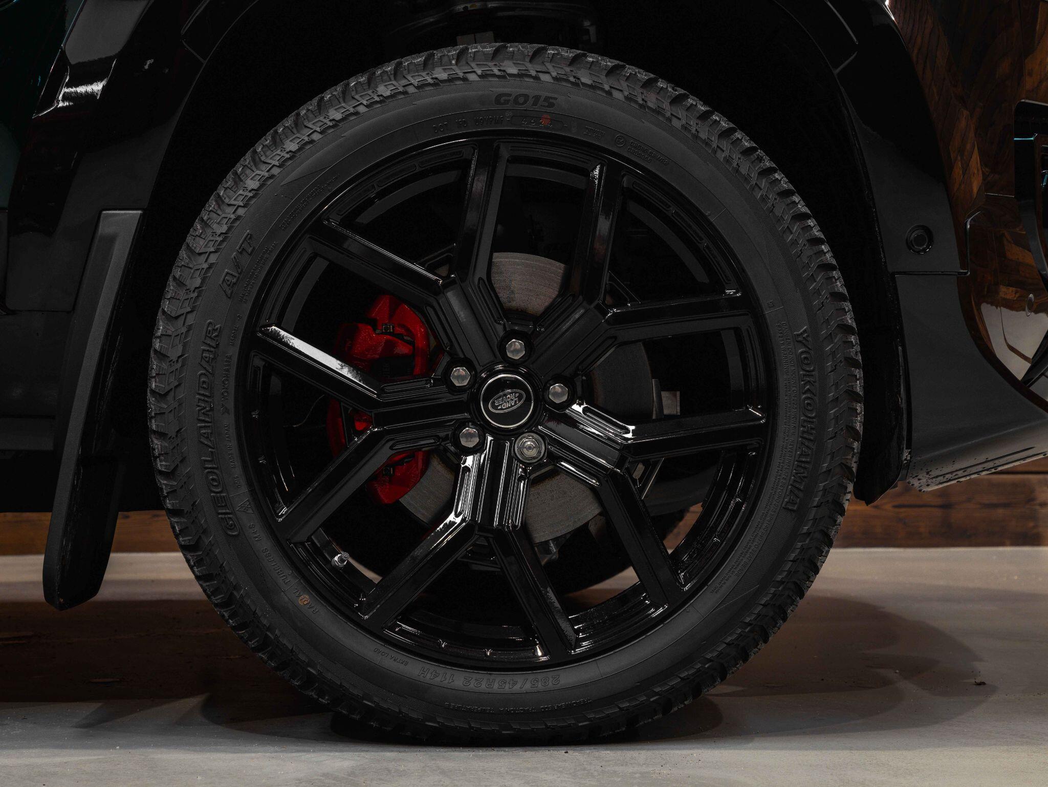 Land Rover Defender 90 - Image 12