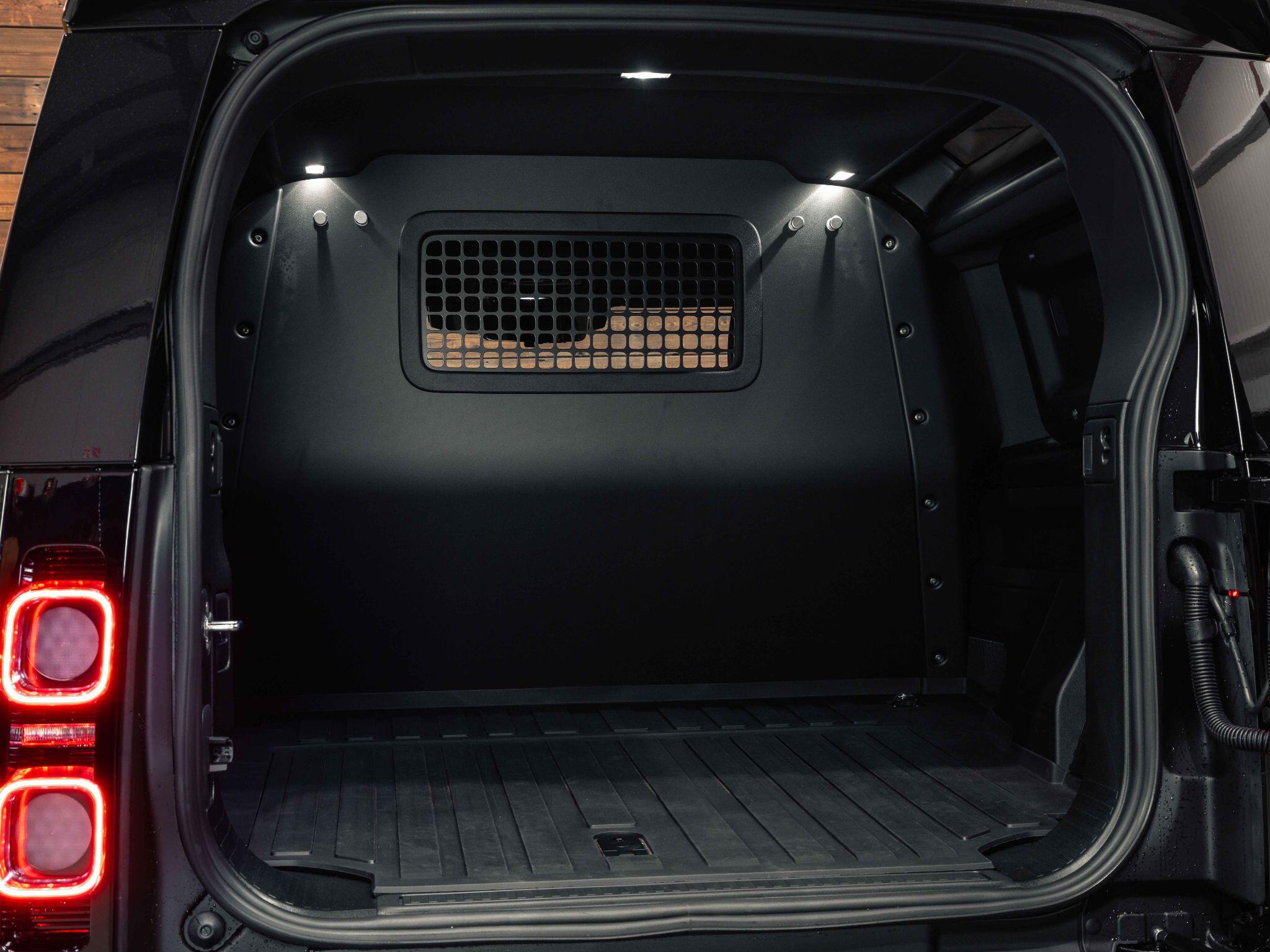 Land Rover Defender 90 - Image 19