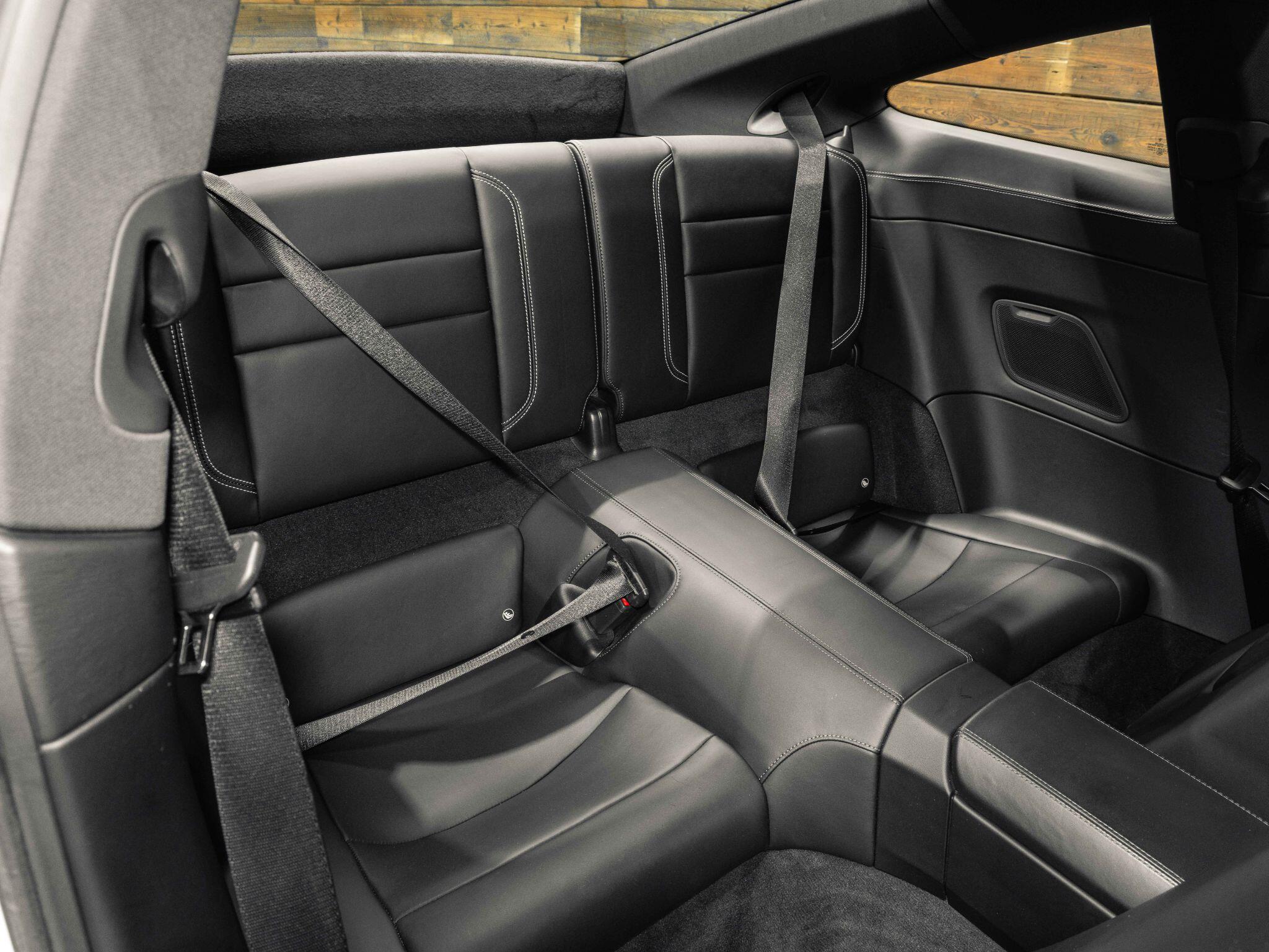 Porsche 911 - Image 9