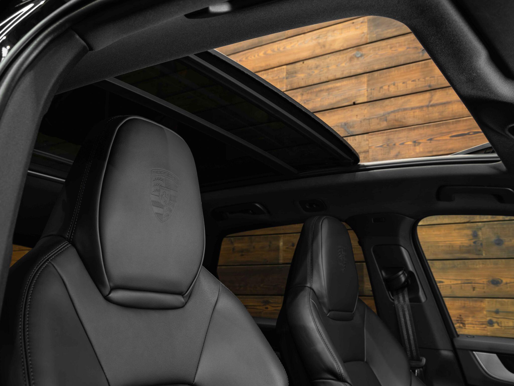 Porsche Cayenne - Image 8