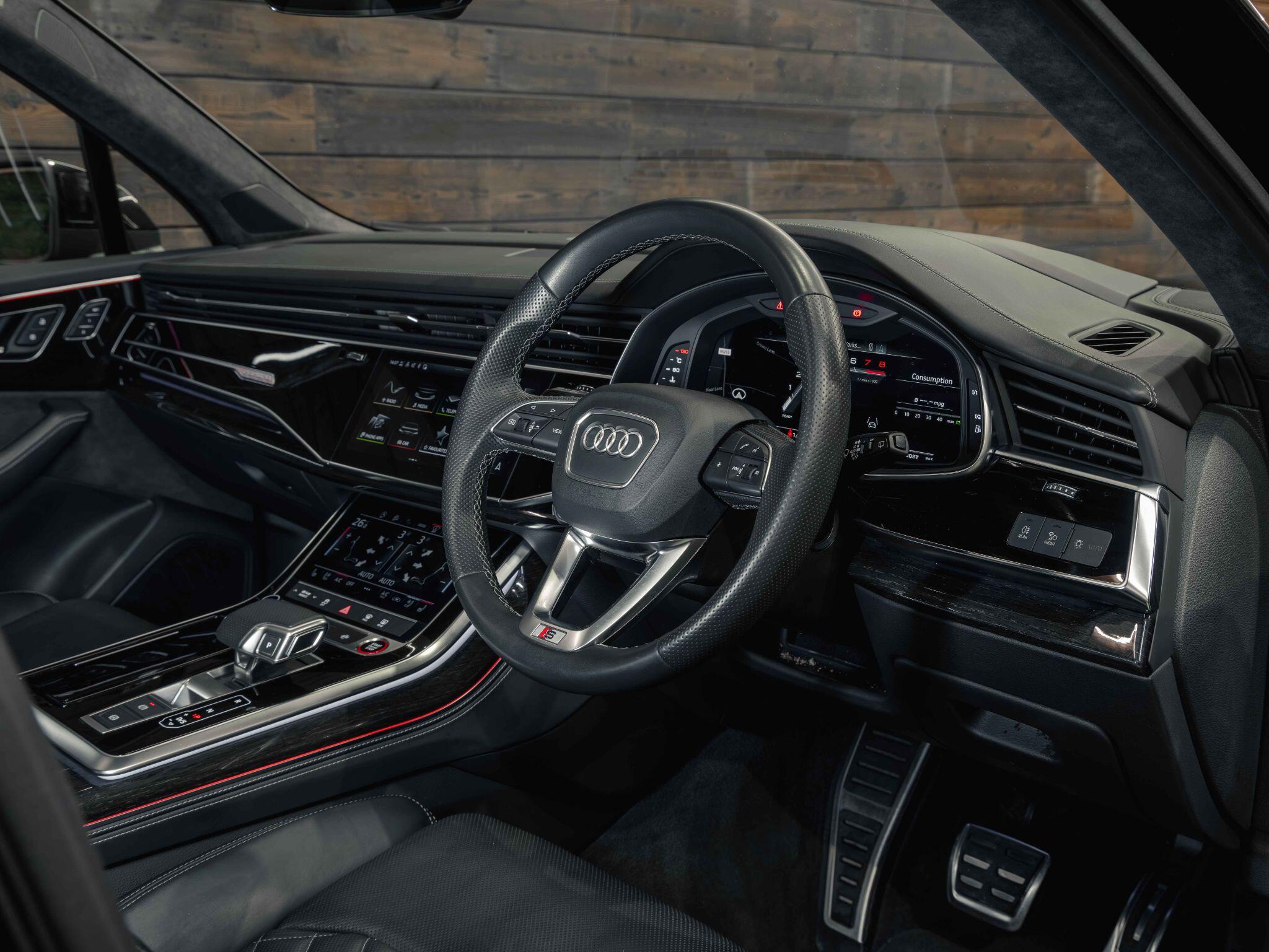 Audi SQ7 - Image 7