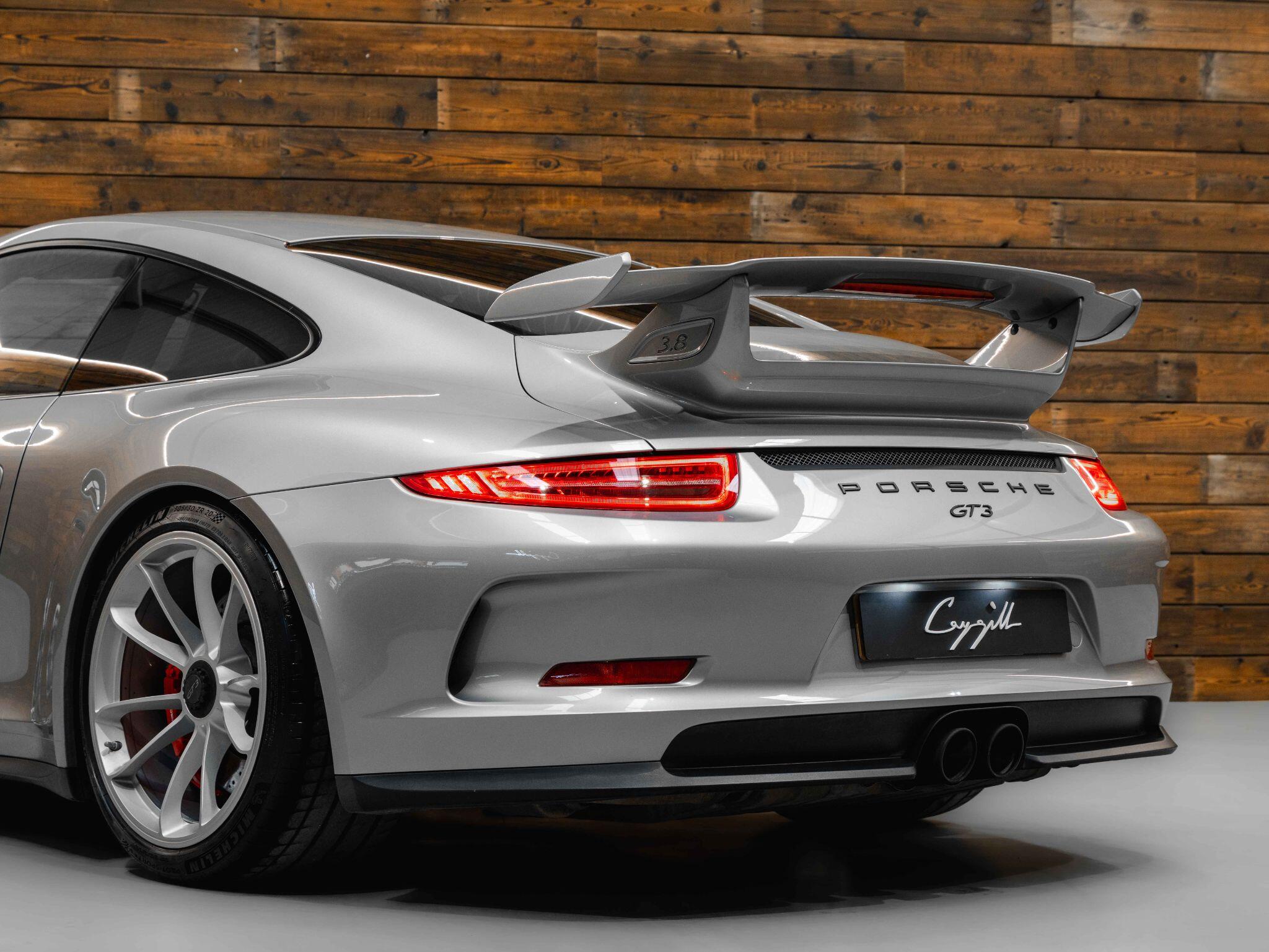 Porsche 911 - Image 6