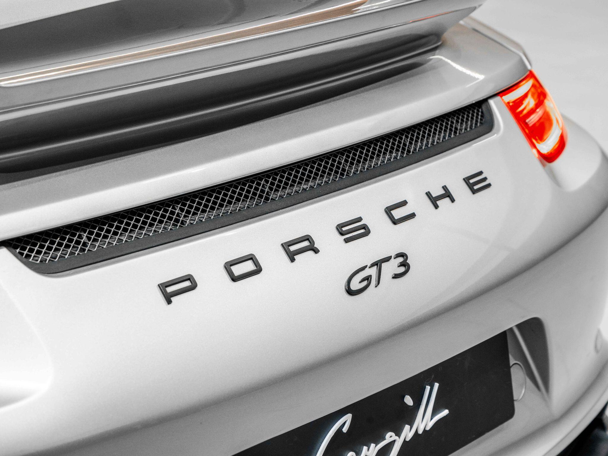 Porsche 911 - Image 27