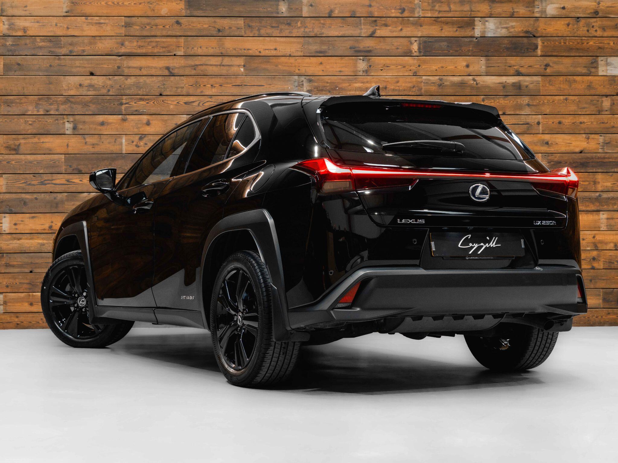 Lexus UX - Image 3