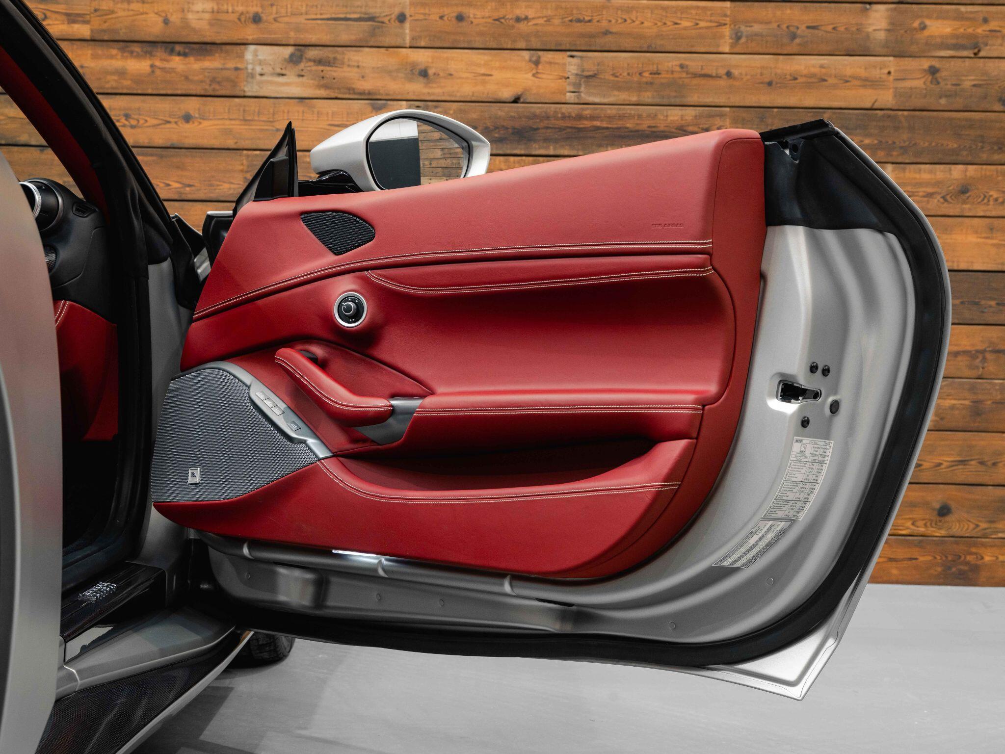 Ferrari Portofino - Image 17