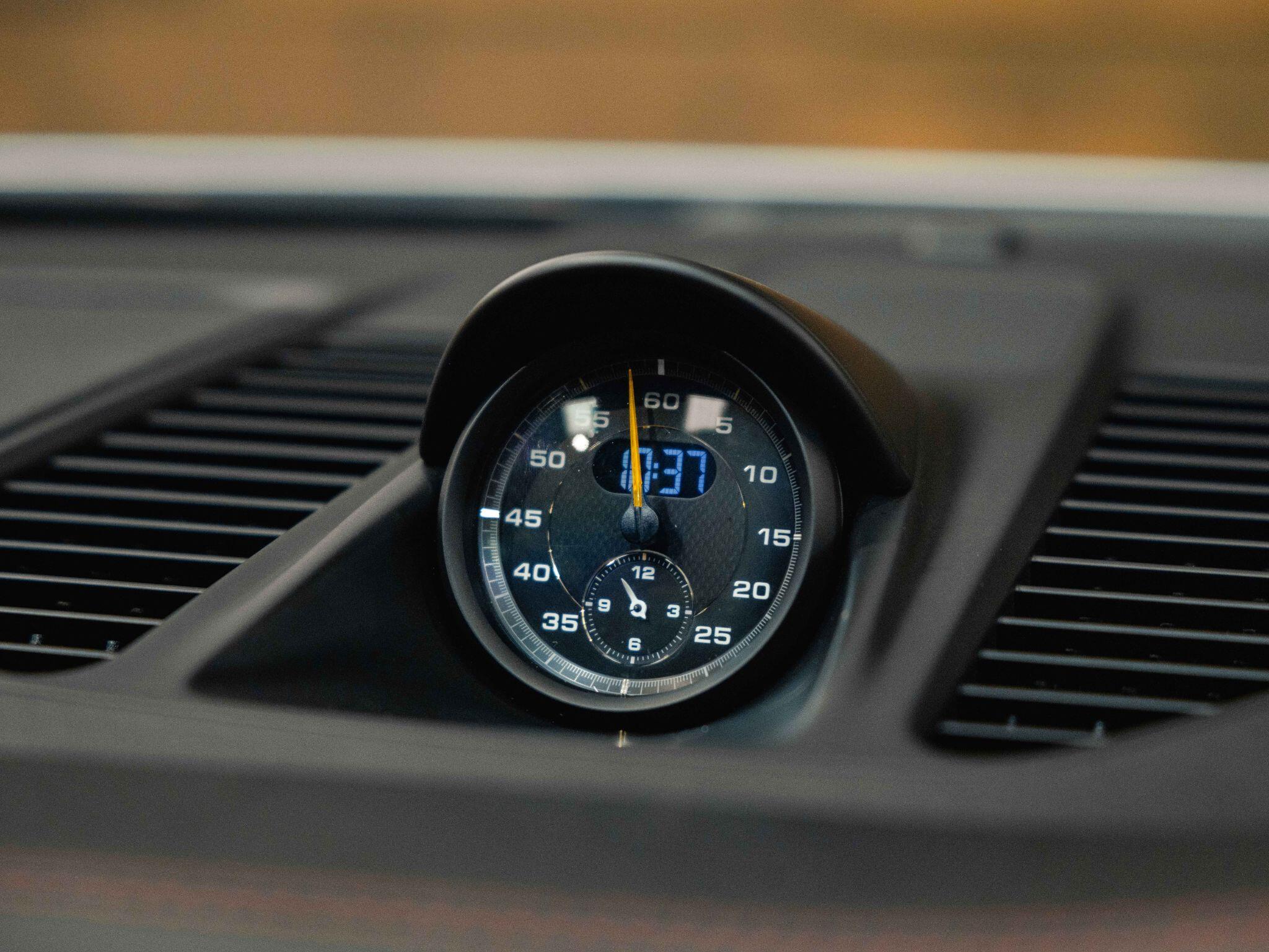 Porsche 911 - Image 35