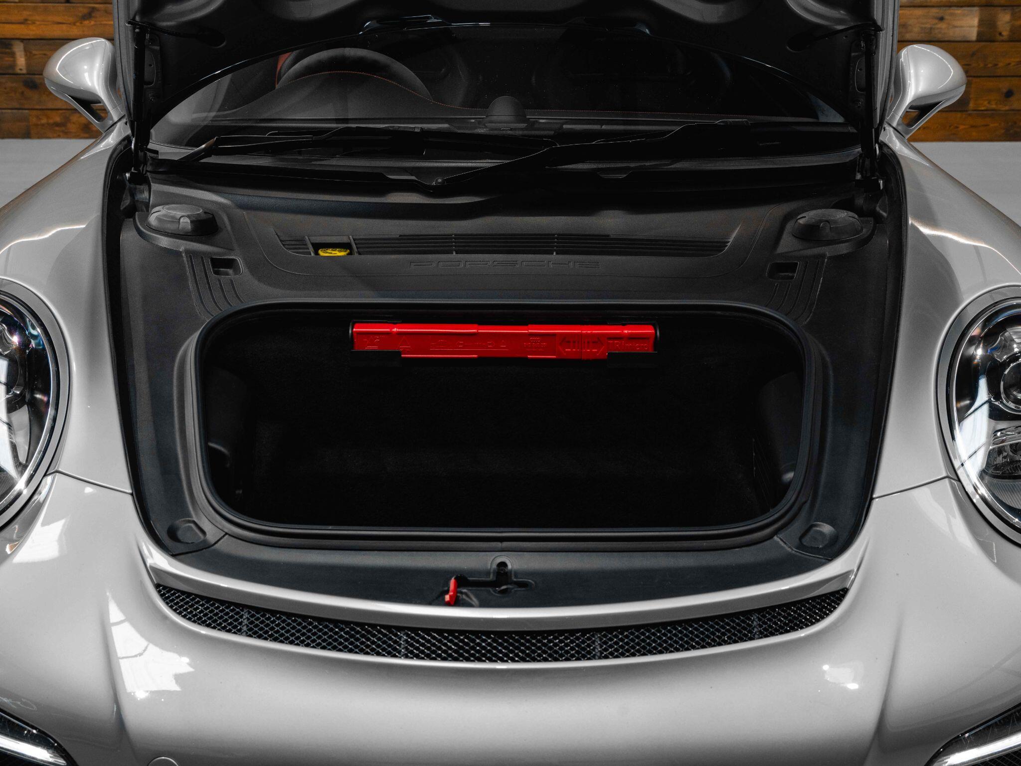 Porsche 911 - Image 25