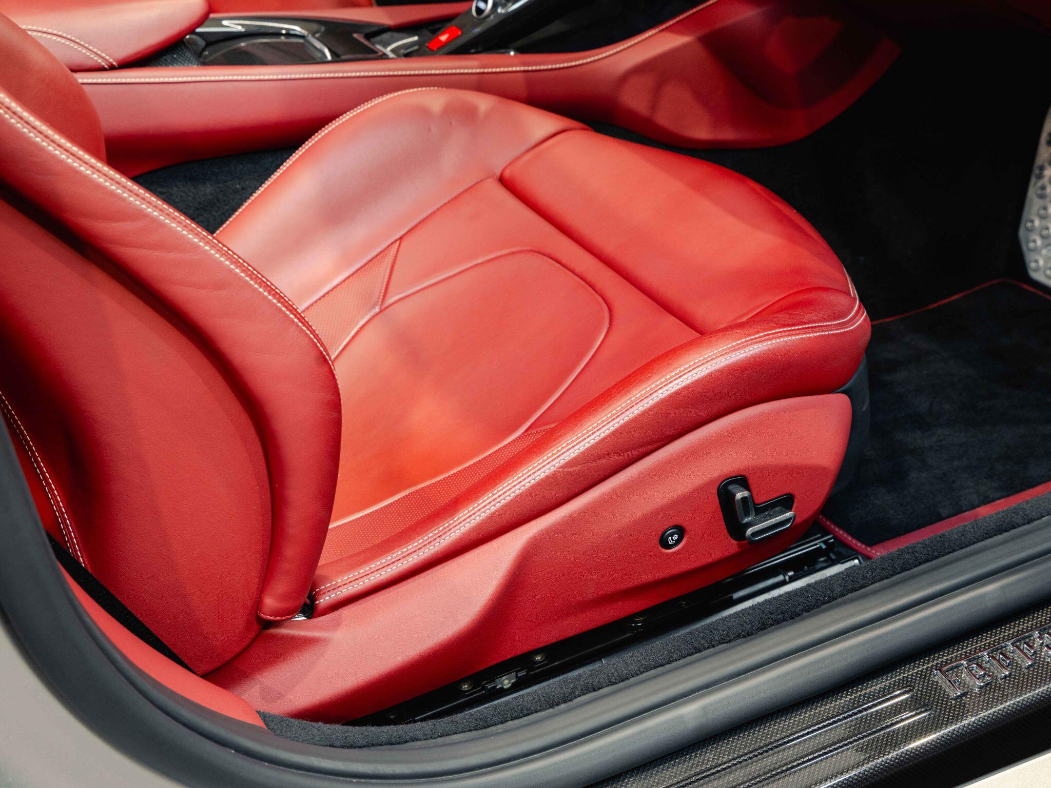 Ferrari Portofino - Image 27