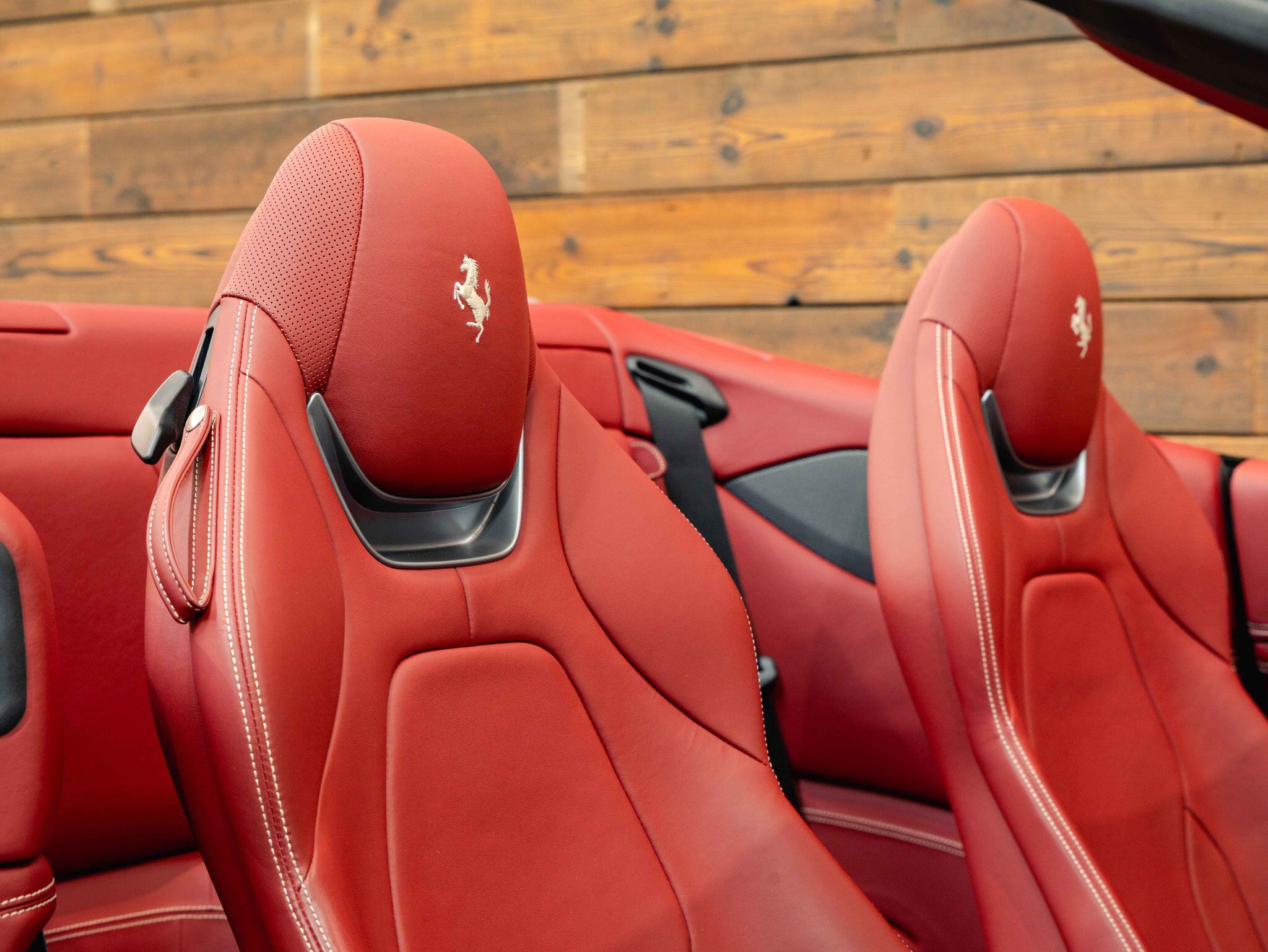 Ferrari Portofino - Image 33