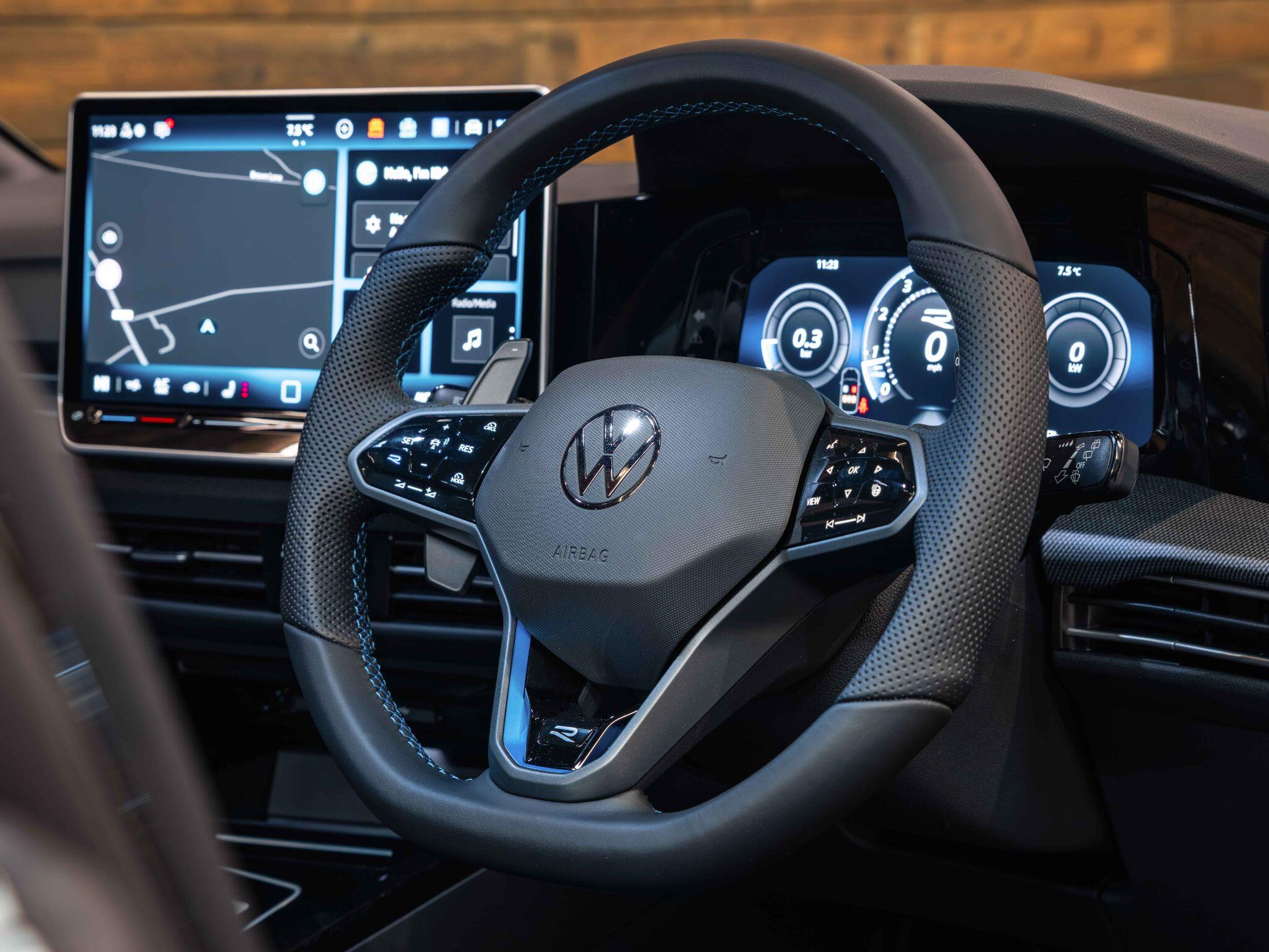 Volkswagen Golf - Image 22