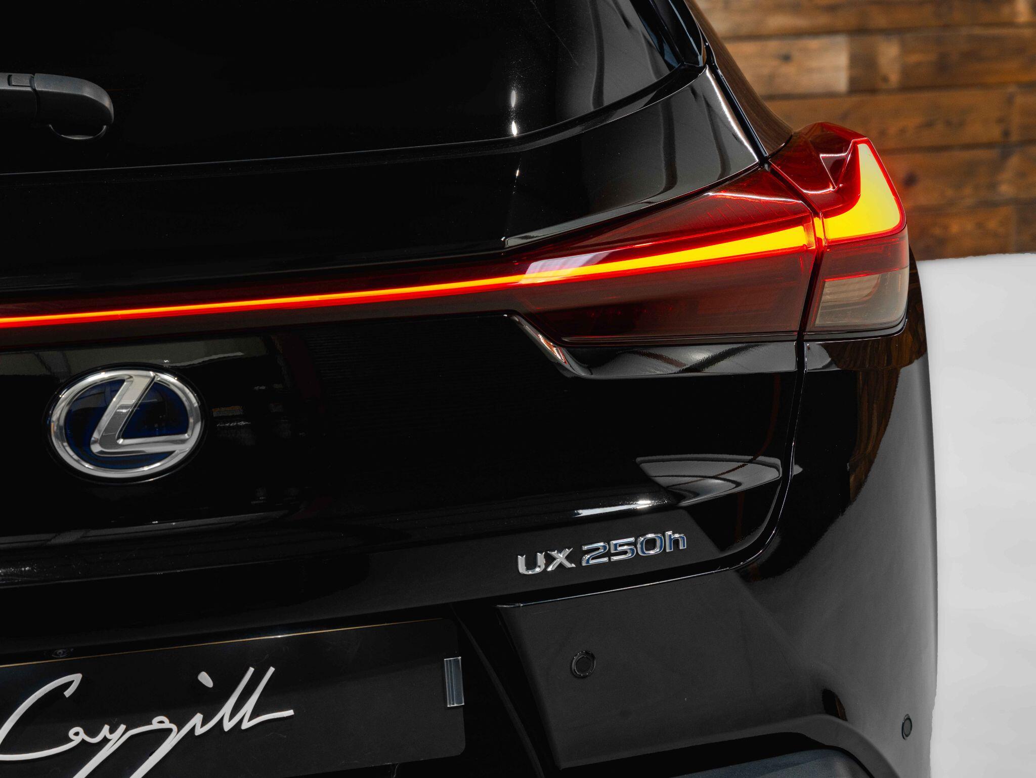 Lexus UX - Image 33
