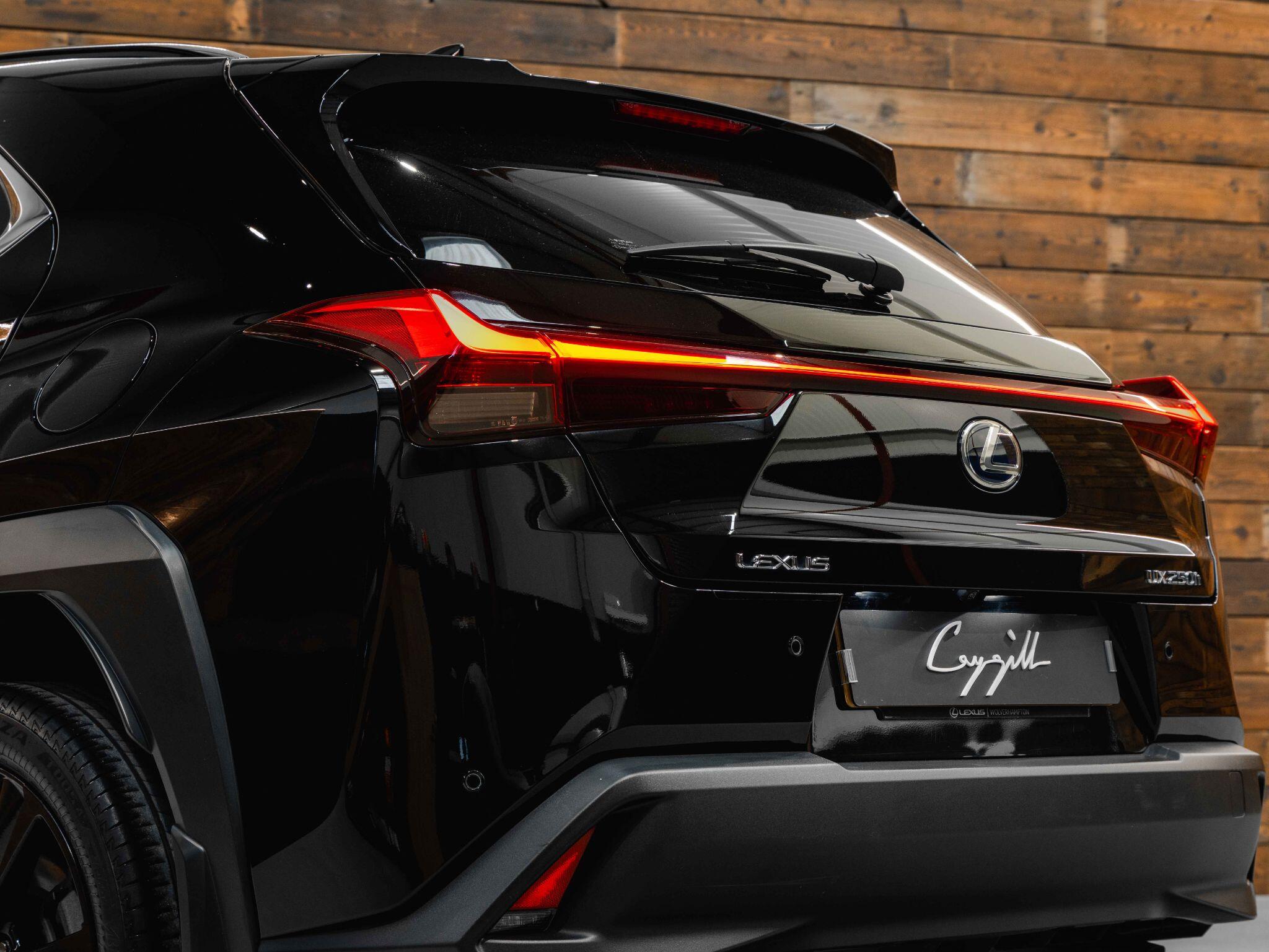 Lexus UX - Image 22