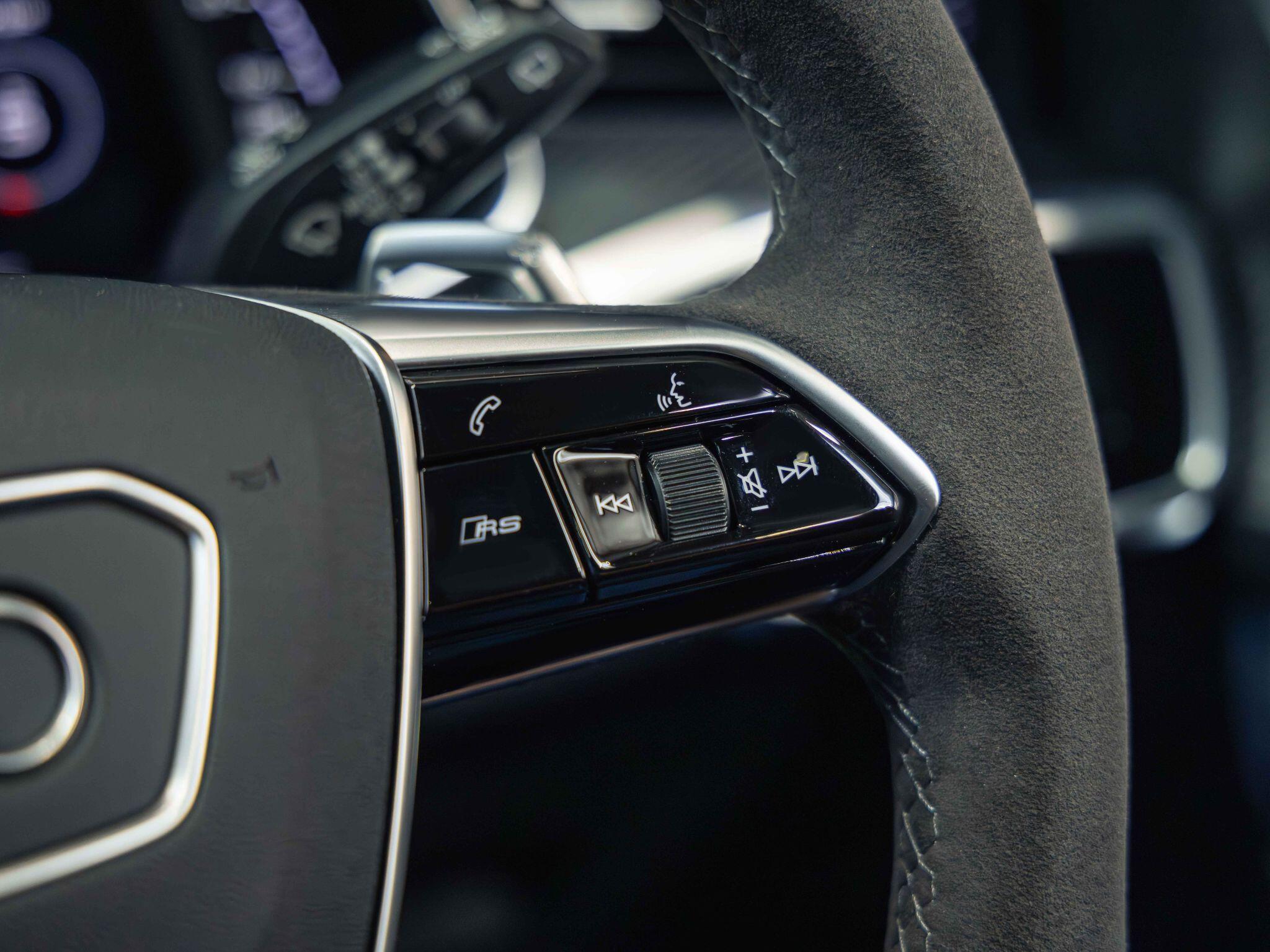 Audi RS6 Avant - Image 35