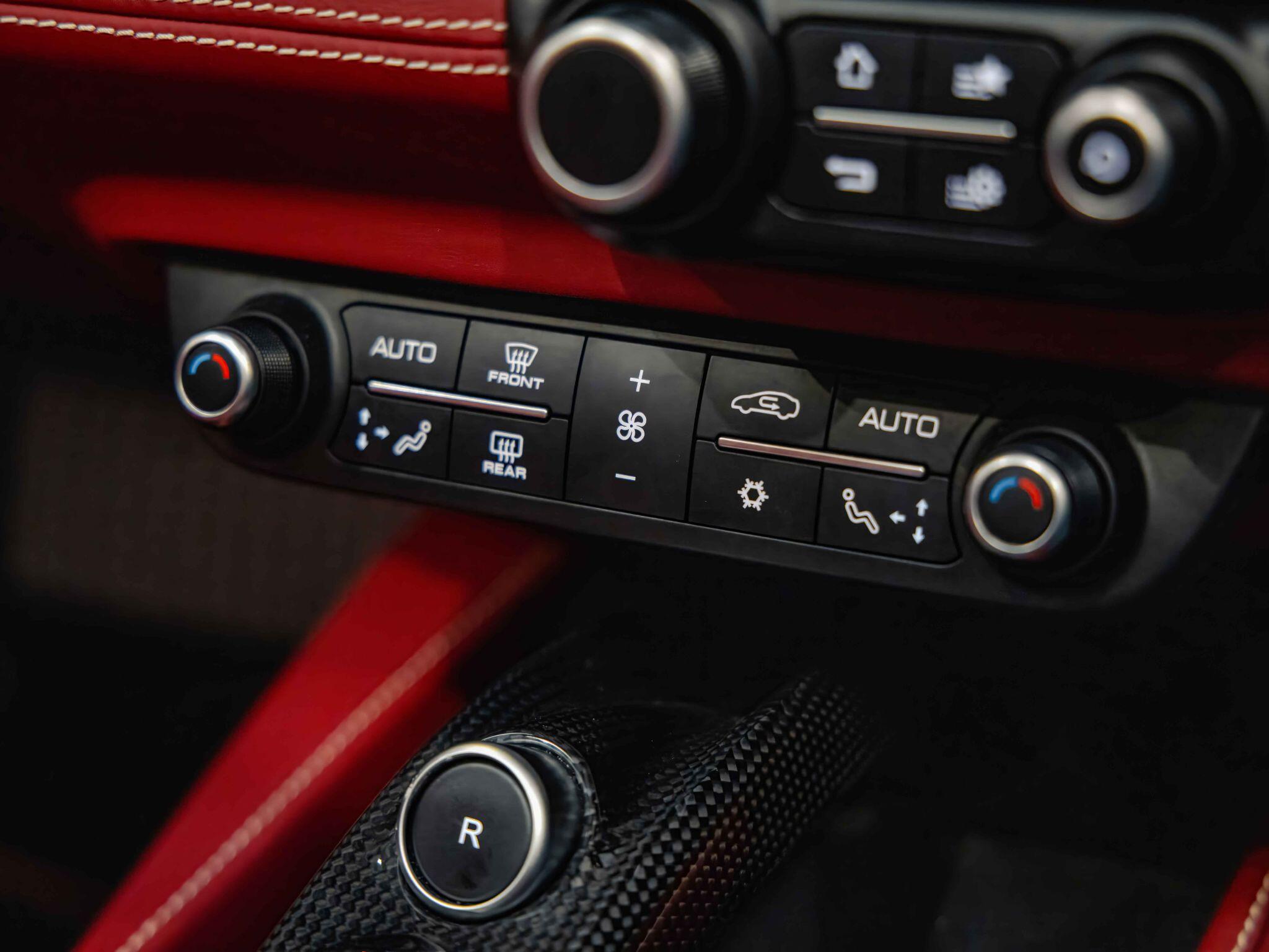 Ferrari Portofino - Image 15