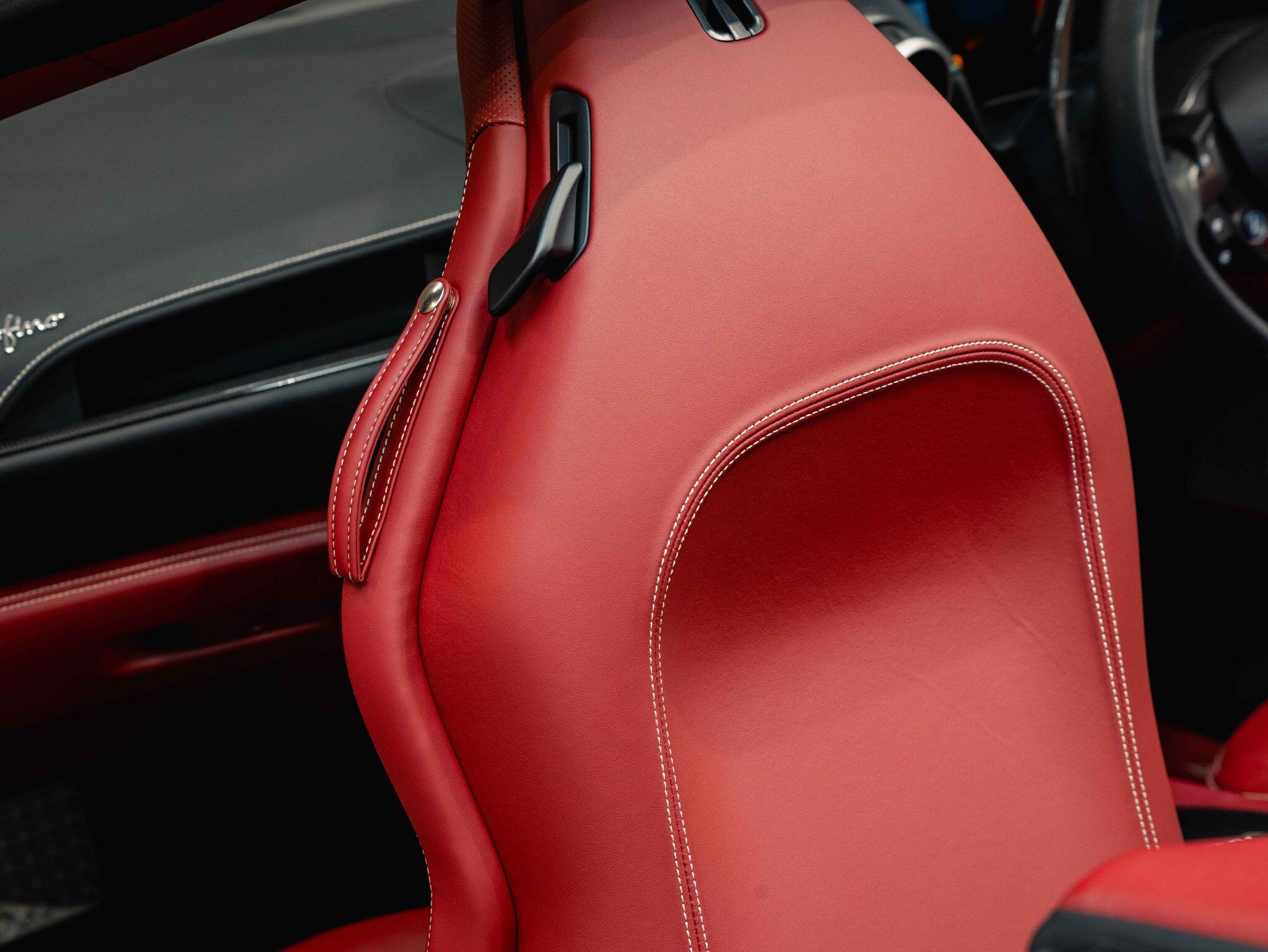 Ferrari Portofino - Image 38