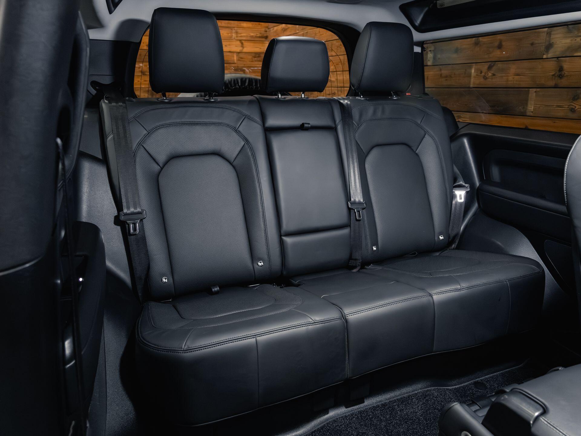 Land Rover Defender 90 - Image 9