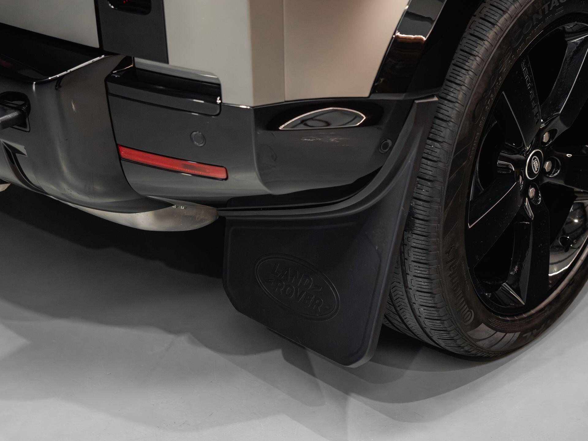 Land Rover Defender 90 - Image 31