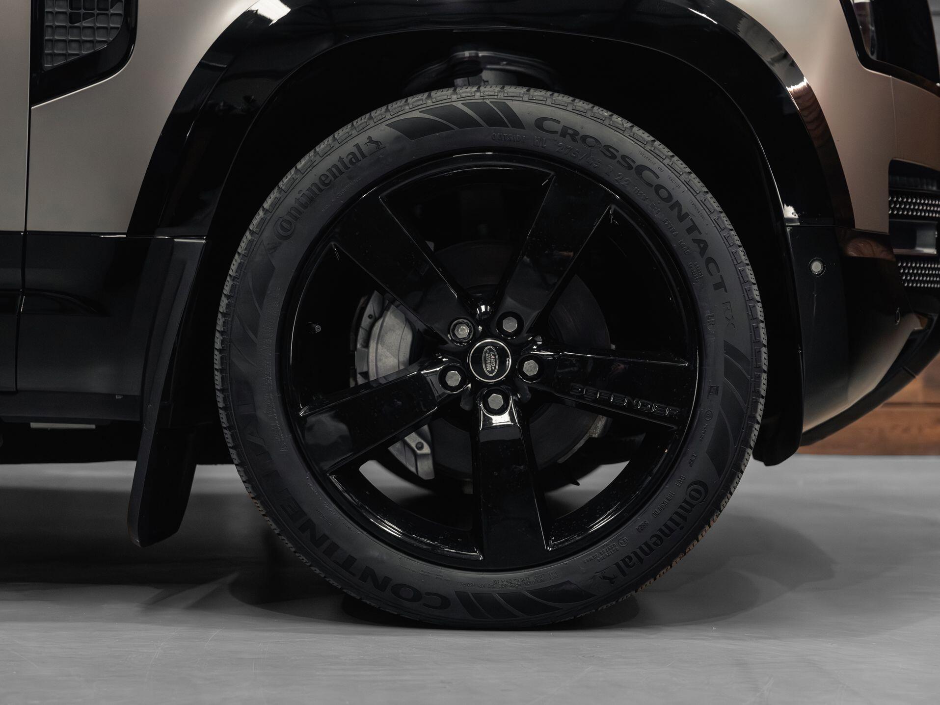 Land Rover Defender 90 - Image 18