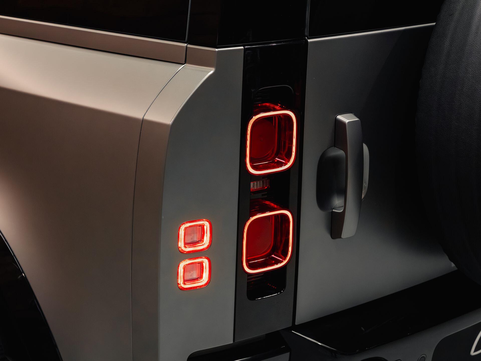 Land Rover Defender 90 - Image 14