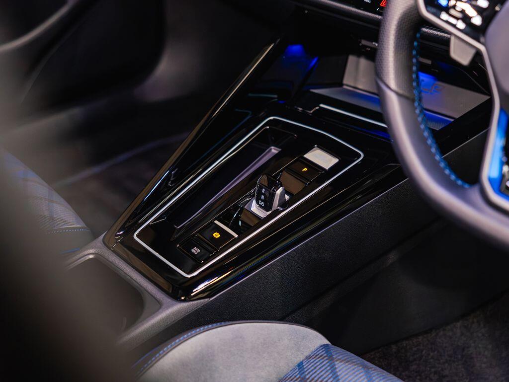 Volkswagen Golf - Image 12
