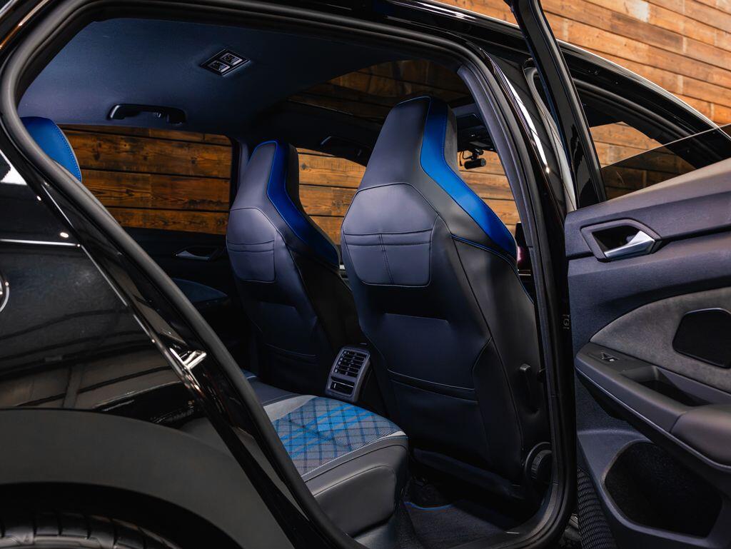 Volkswagen Golf - Image 16
