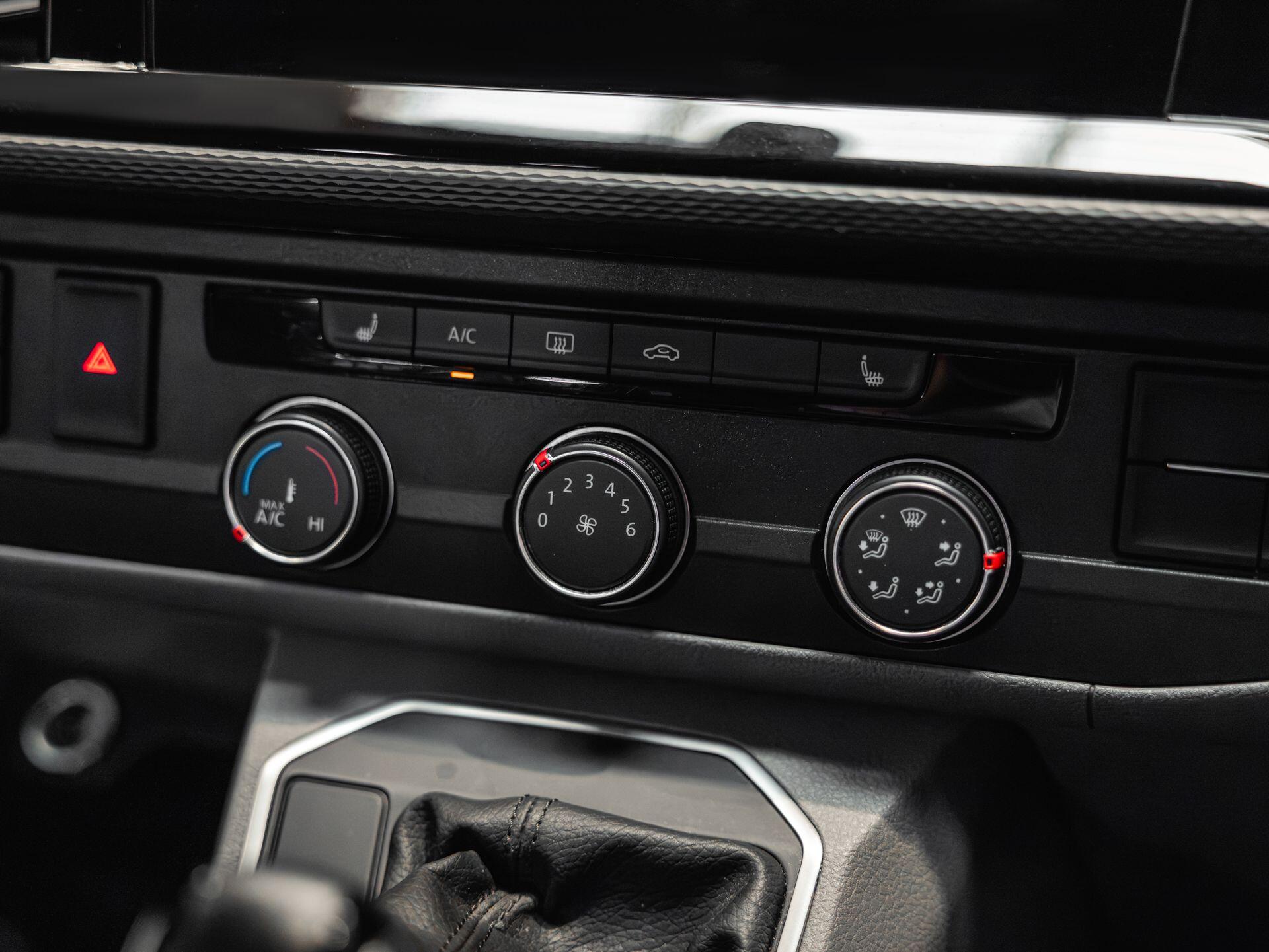 Volkswagen Transporter - Image 16