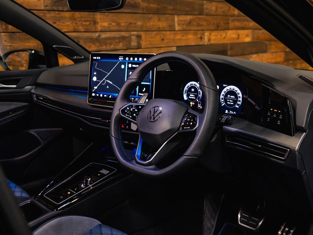 Volkswagen Golf - Image 9