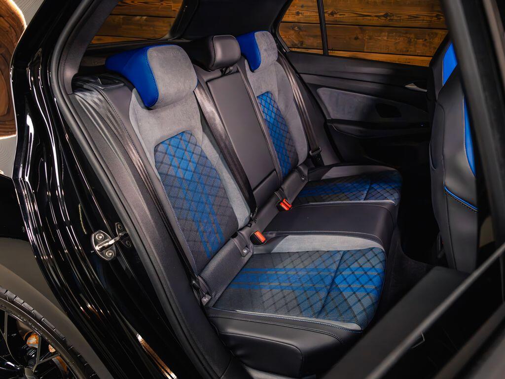 Volkswagen Golf - Image 11