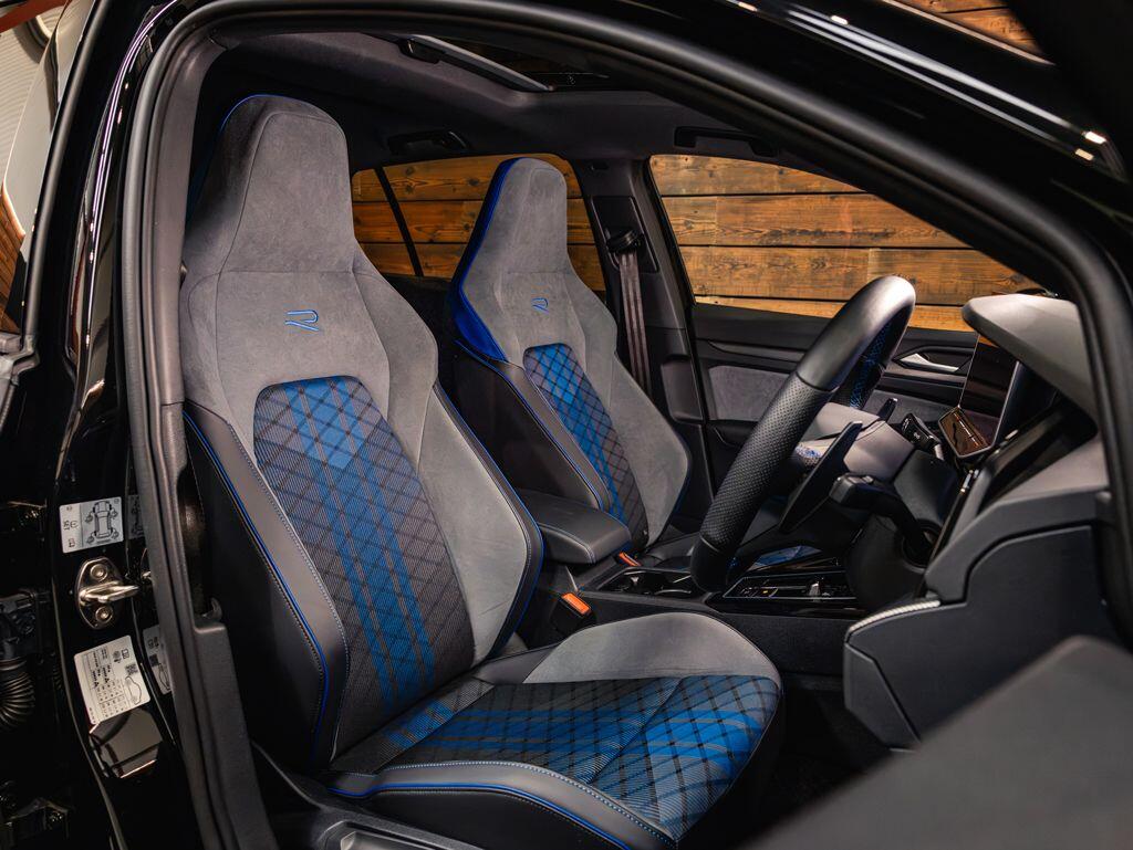 Volkswagen Golf - Image 10